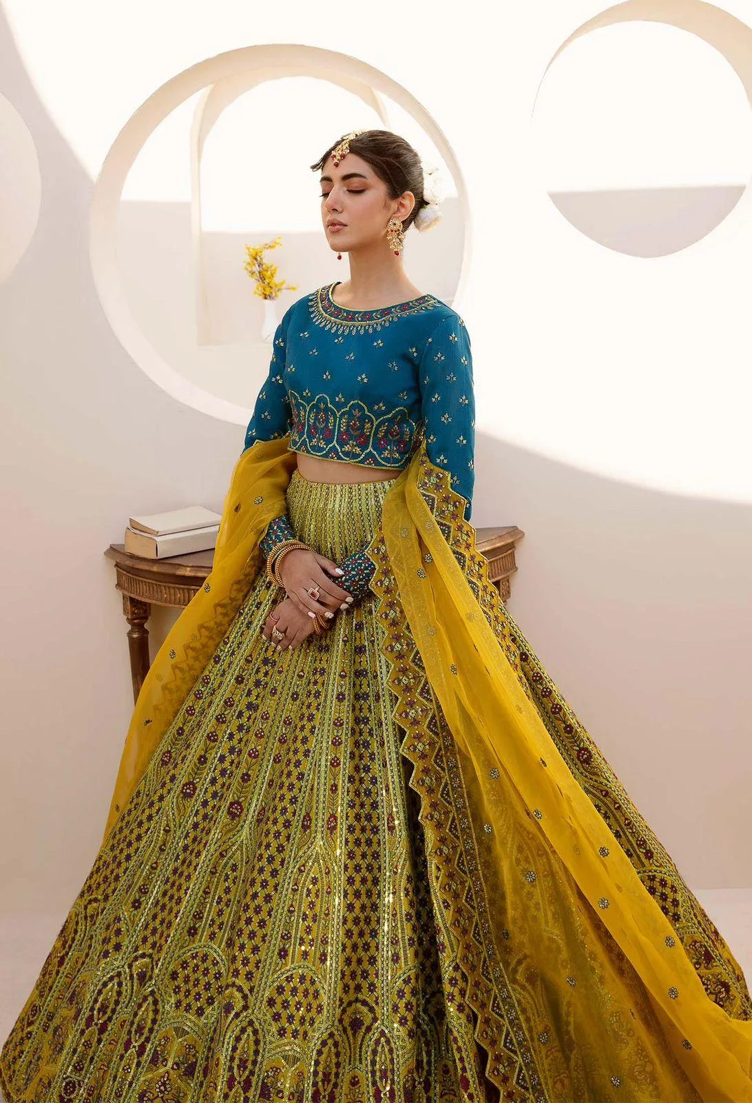 Akbar Aslam Raw Silk – view 7 – Poshaq