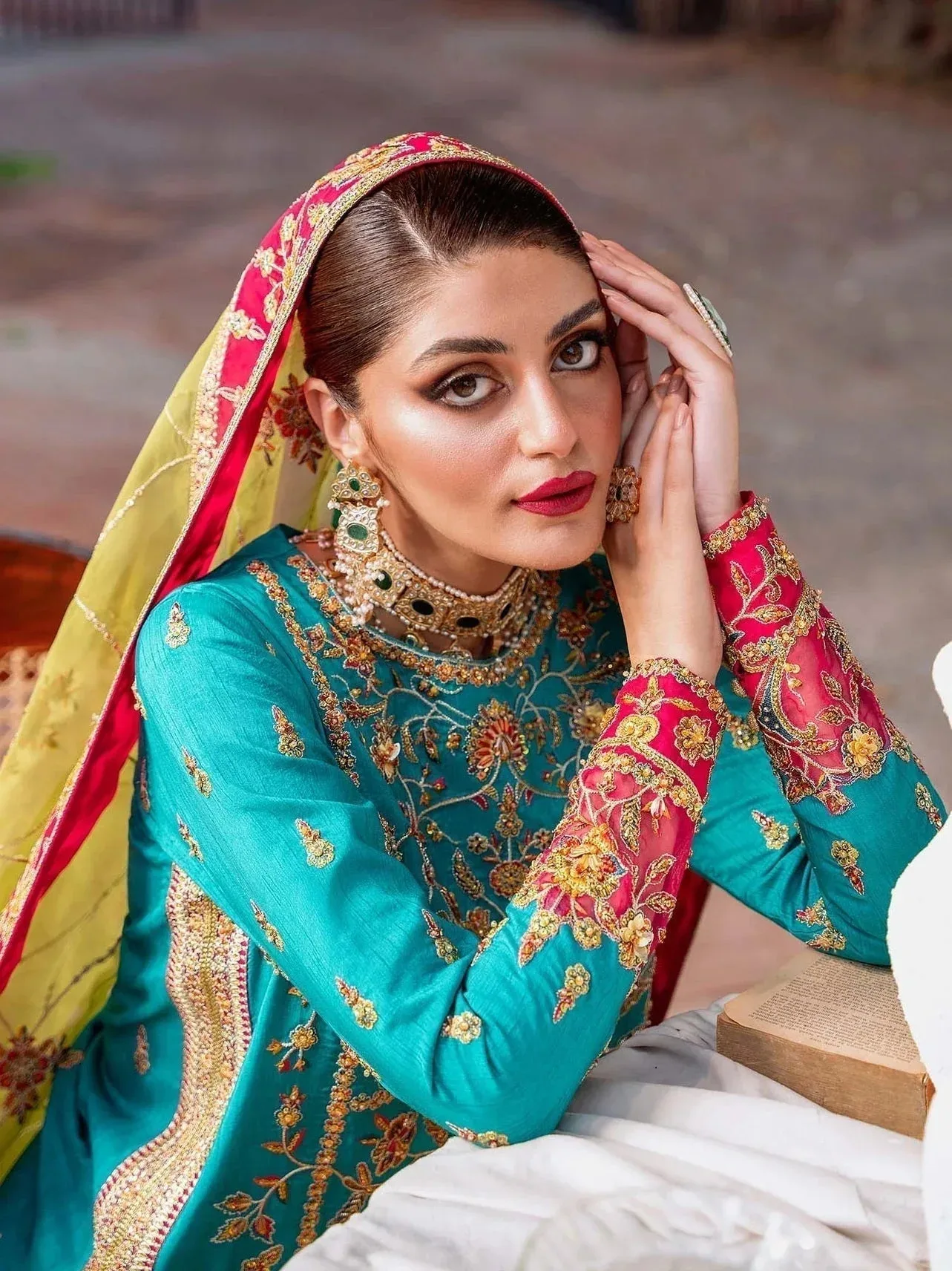Akbar Aslam Raw Silk – view 2 – Poshaq