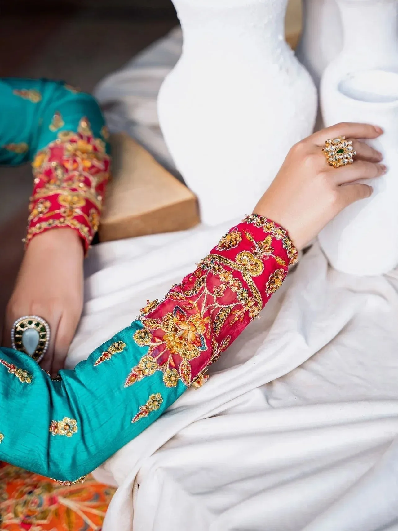 Akbar Aslam Raw Silk – view 3 – Poshaq