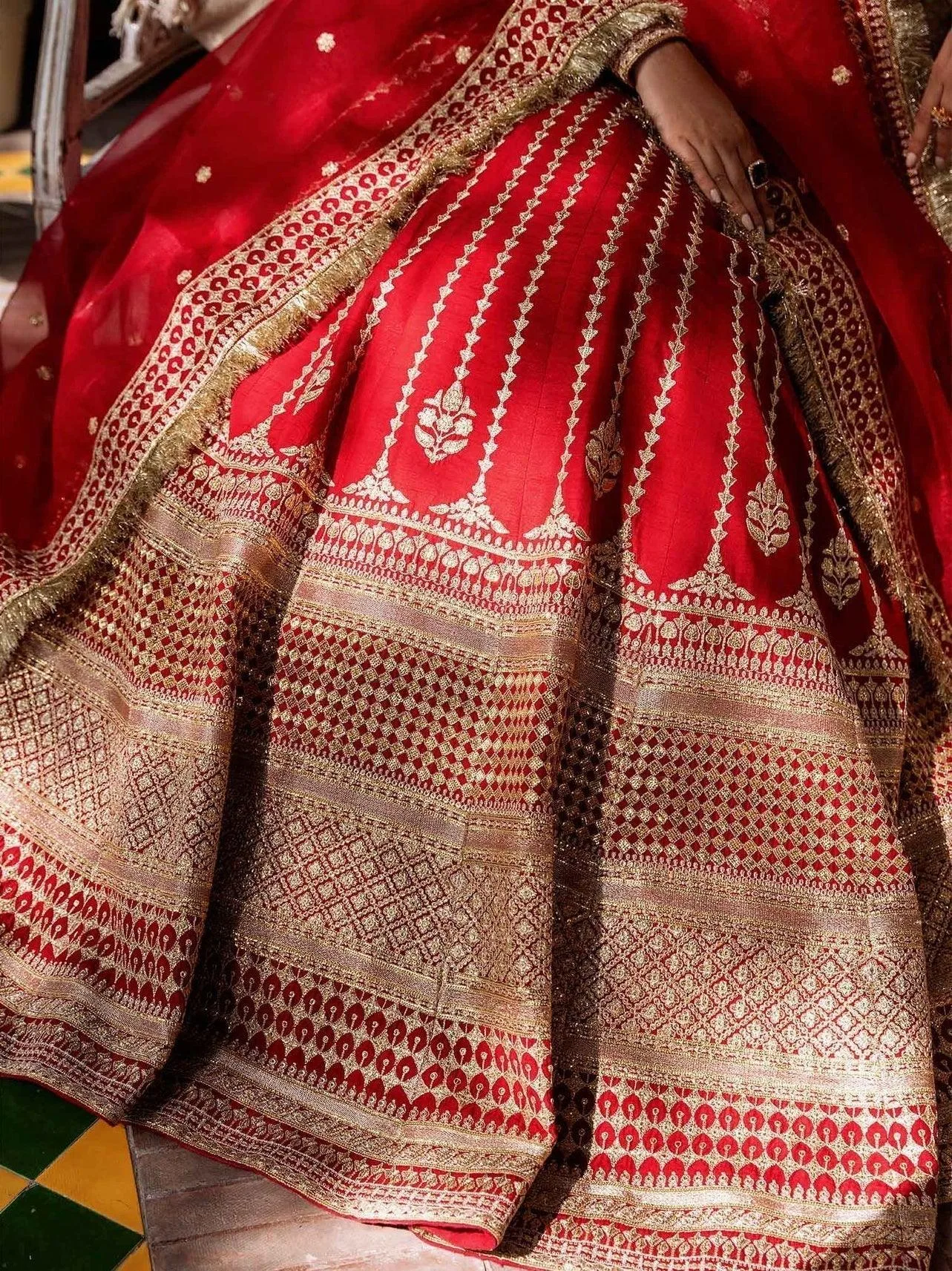 Akbar Aslam Raw Silk – view 3 – Poshaq