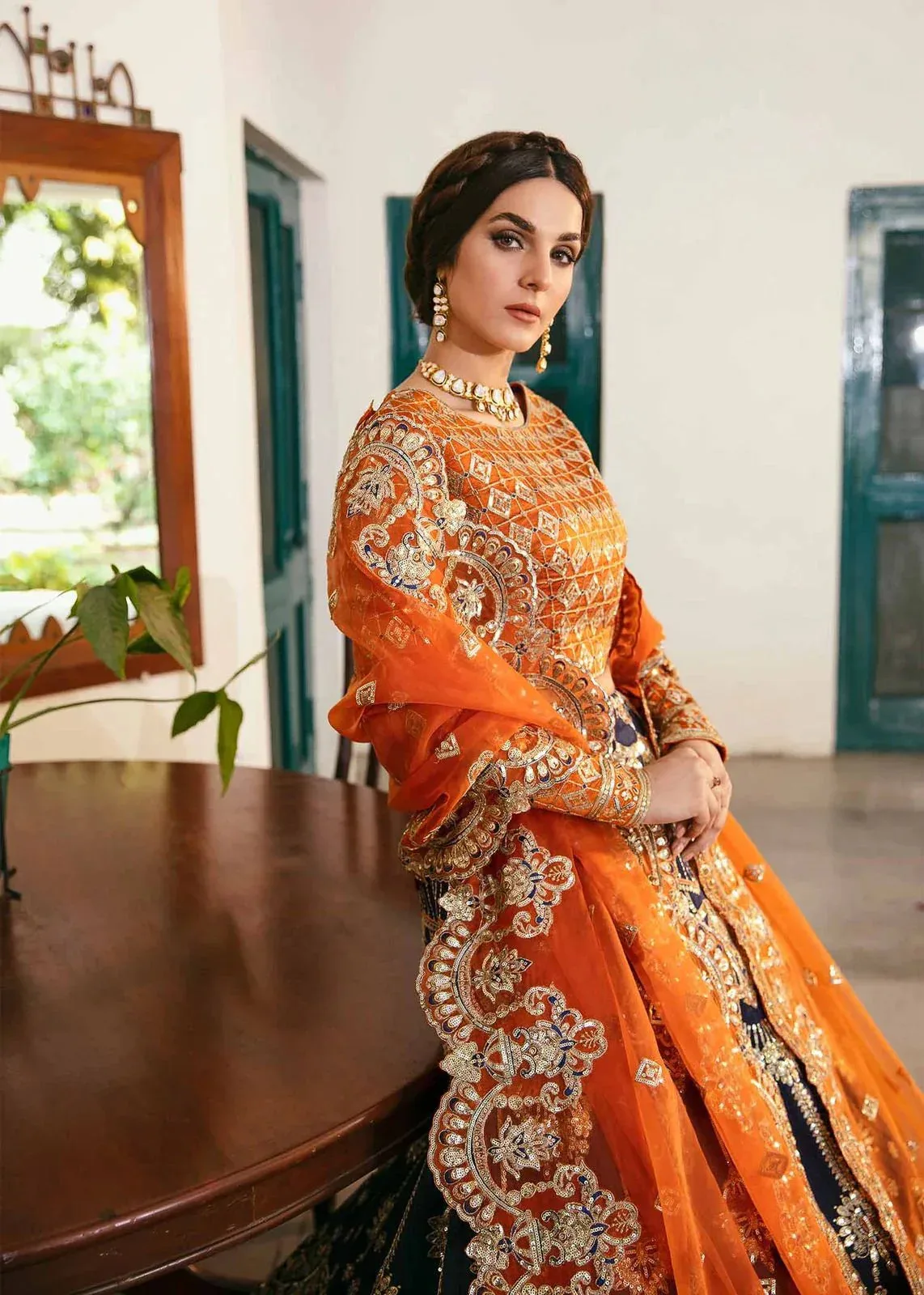 Akbar Aslam Raw Silk – view 4 – Poshaq