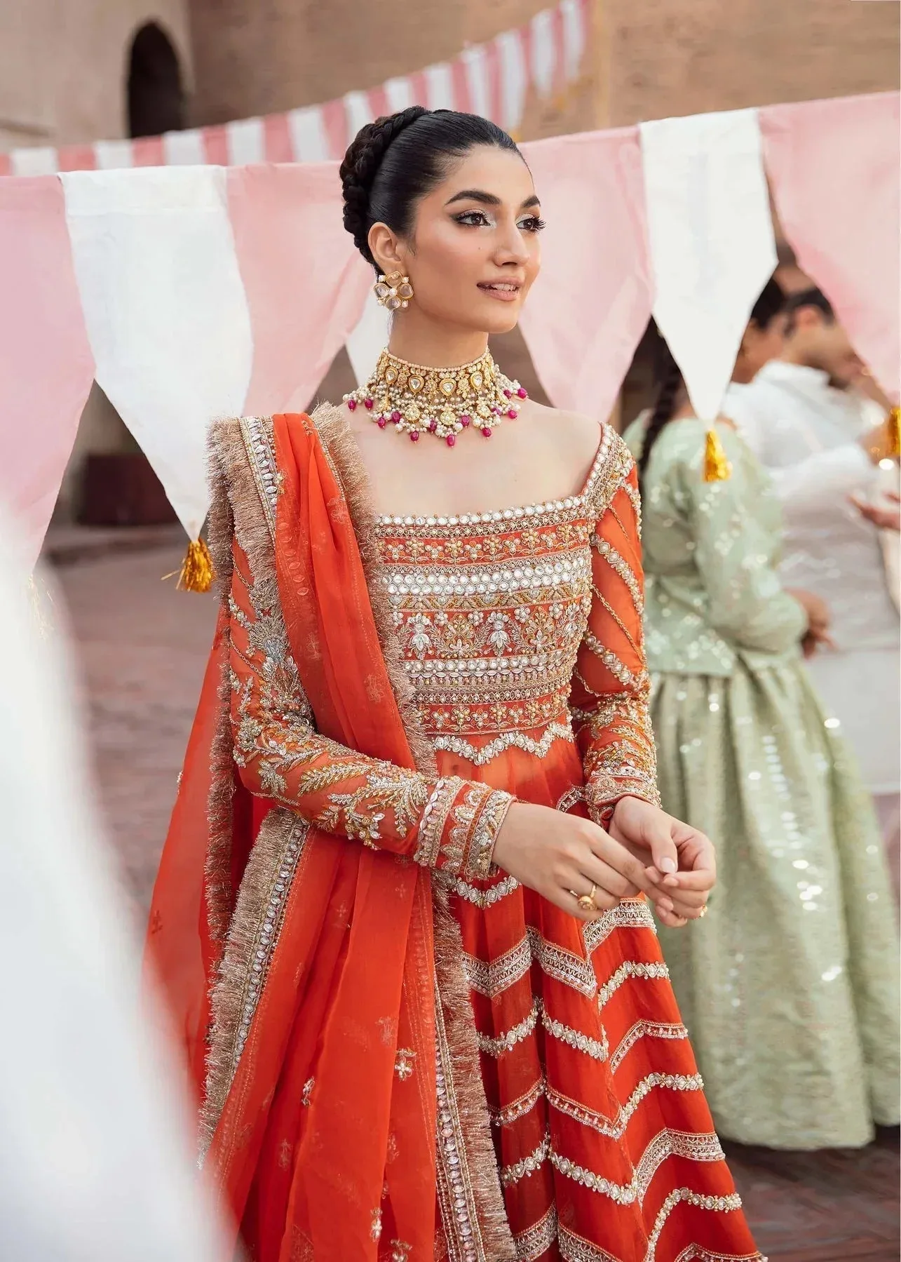 Akbar Aslam Bridal Collection 2024 Red – view 6 – Poshaq