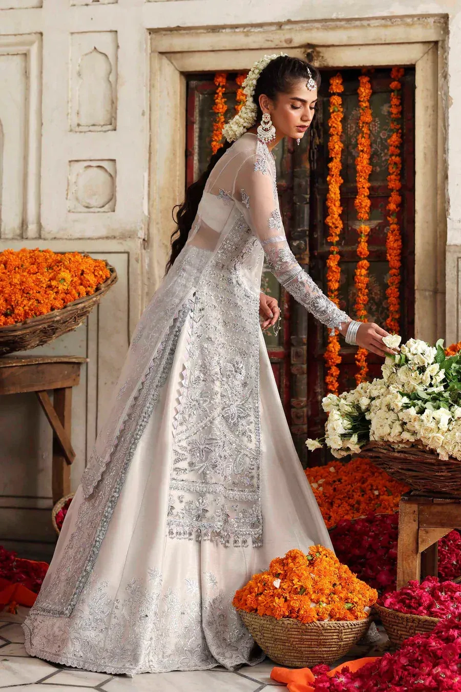 Akbar Aslam Rang Mehal Raw Silk – view 5 – Poshaq