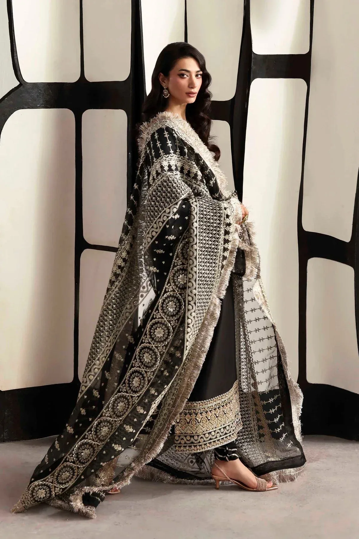 Akbar Aslam Luxury Formals 25 Organza – view 5 – Poshaq