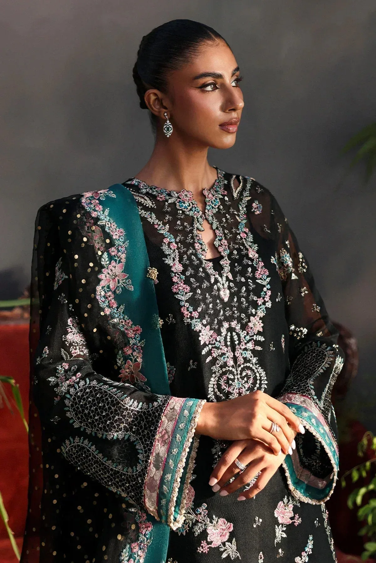 Afrozeh La Fuchsia 25 Black Raw Silk – view 2 – Poshaq