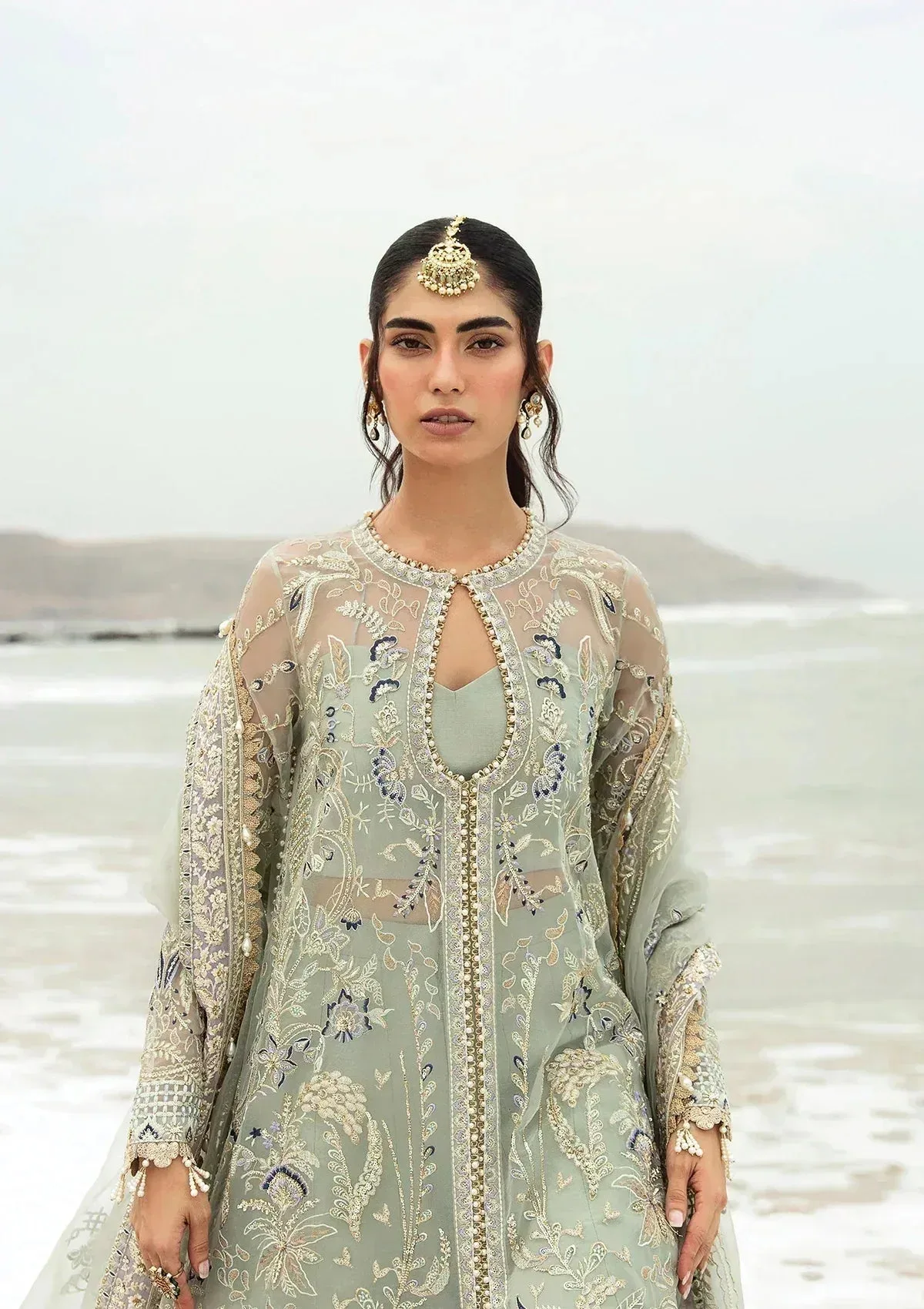 Afrozeh Dastangoi Wedding Formal'24 Green Raw Silk – view 3 – Poshaq