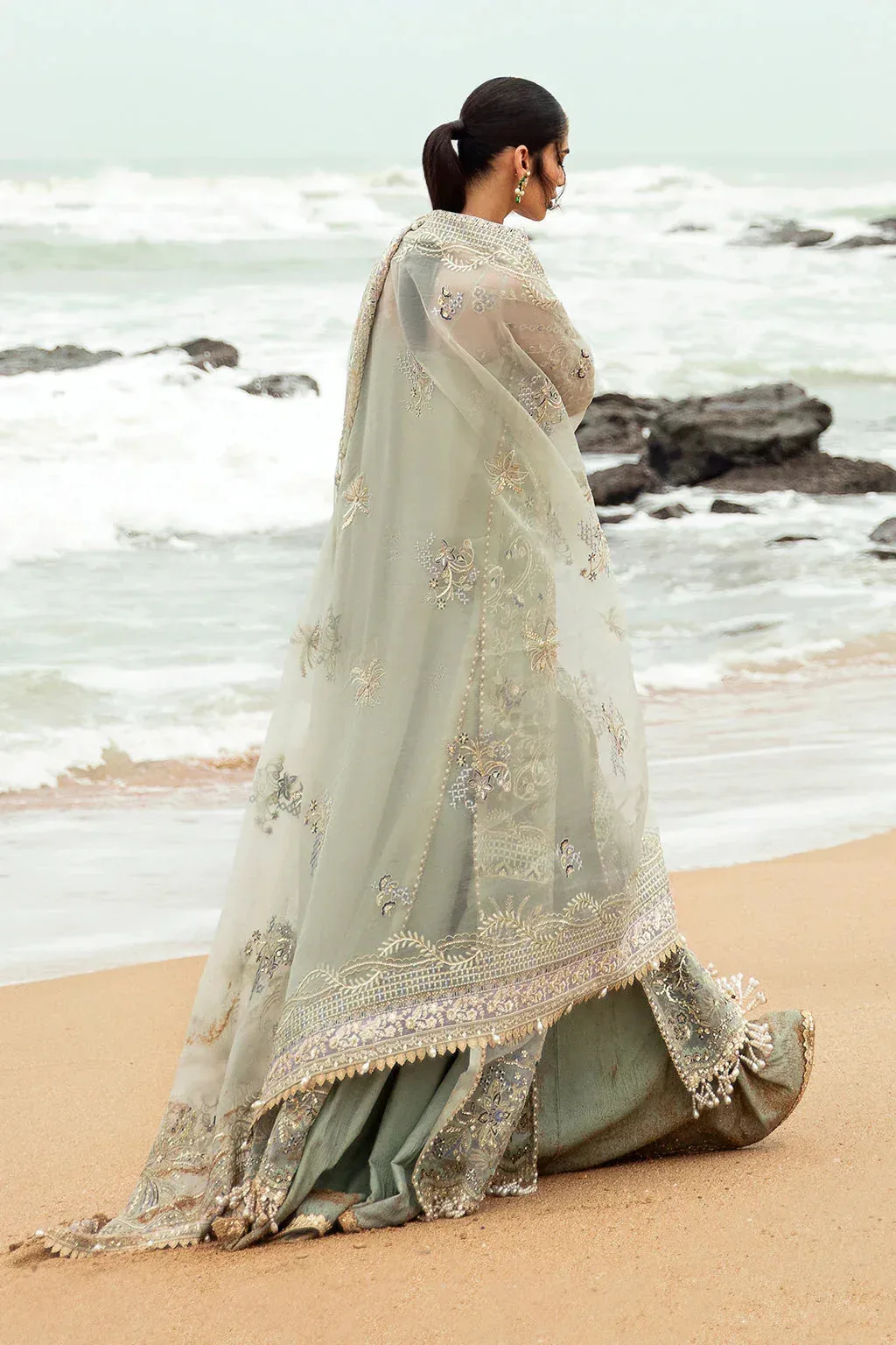Afrozeh Dastangoi Wedding Formal'24 Green Raw Silk – view 5 – Poshaq