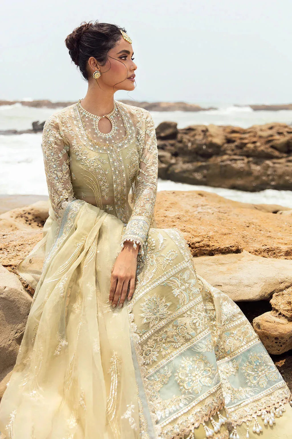 Afrozeh Dastangoi Wedding Formal'24 Yellow Raw Silk – view 4 – Poshaq