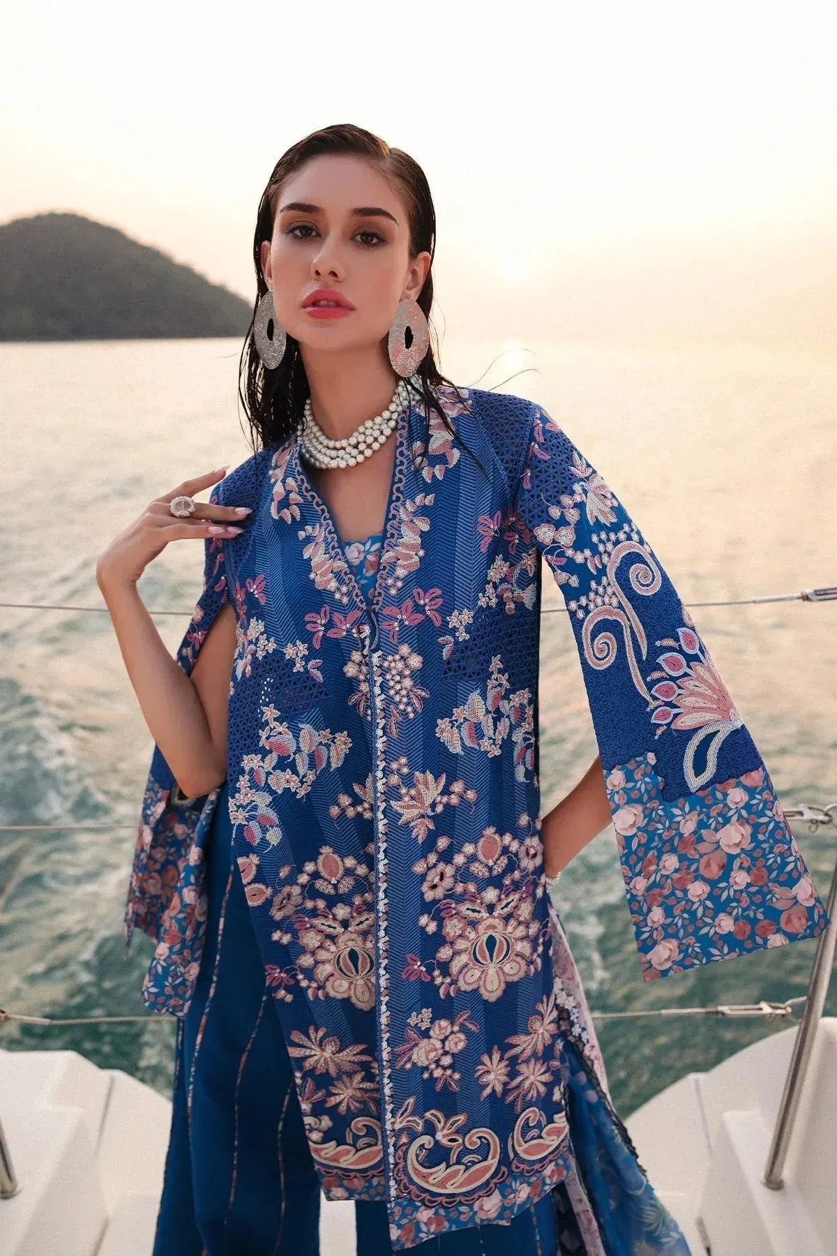 Afrozeh Luxury Embroidered & Printed Lawn Blue Organza – view 3 – Poshaq