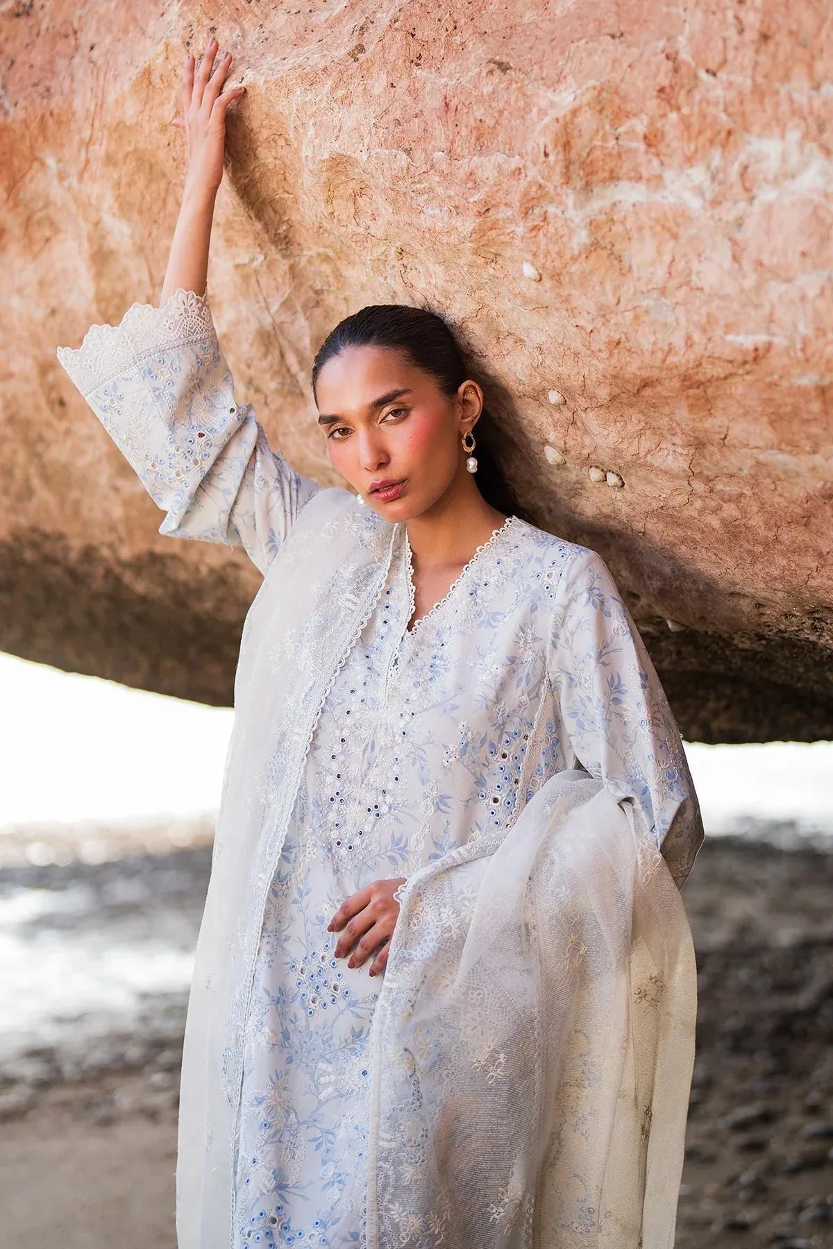Afrozeh Endless Summer White Organza – view 4 – Poshaq