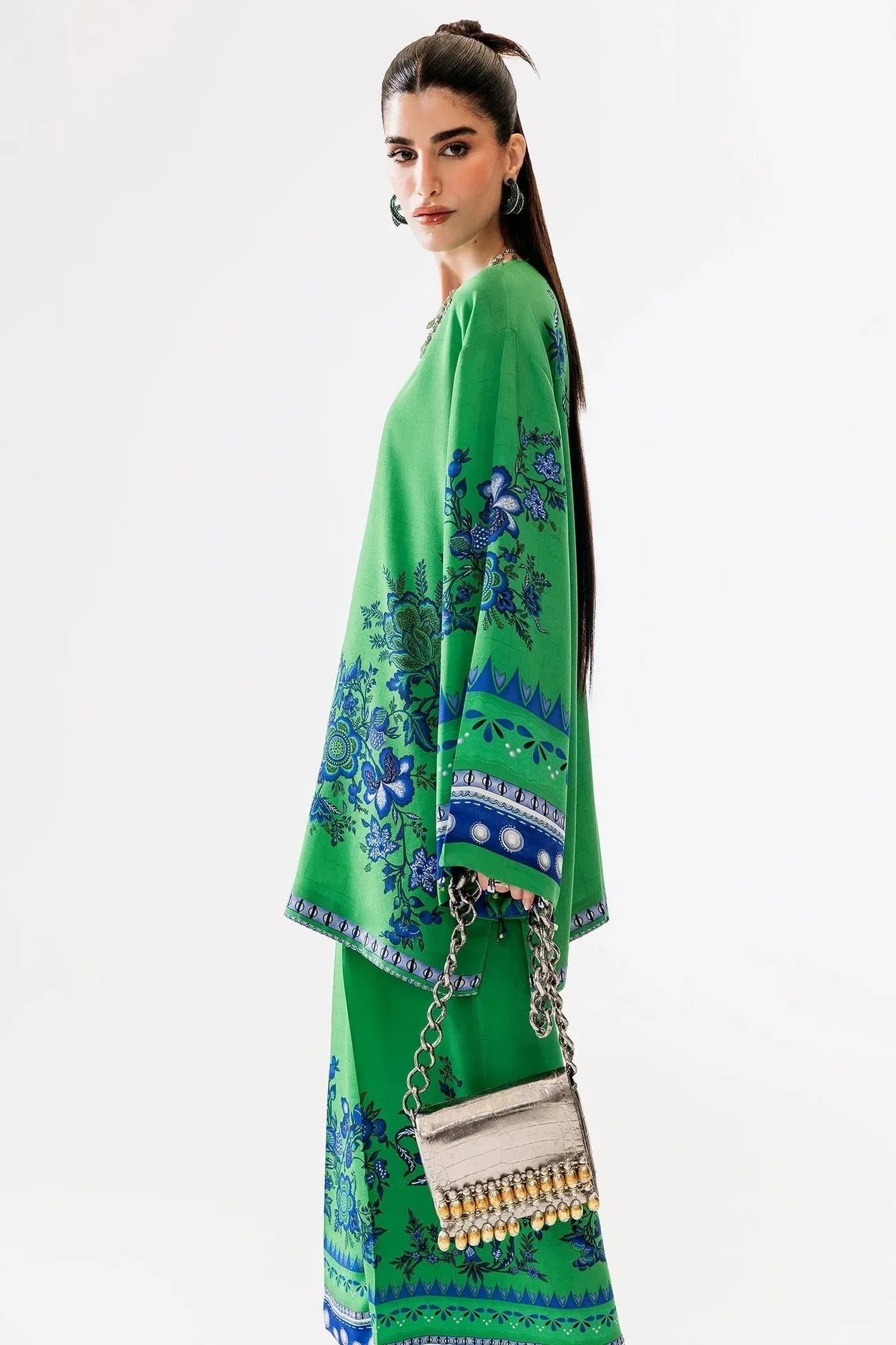 Elan Green – view 4 – Poshaq