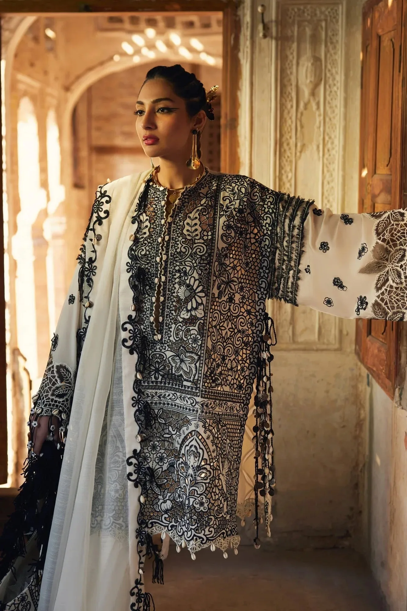 Elan Luxury Lawn 25 Black Cotton – view 4 – Poshaq