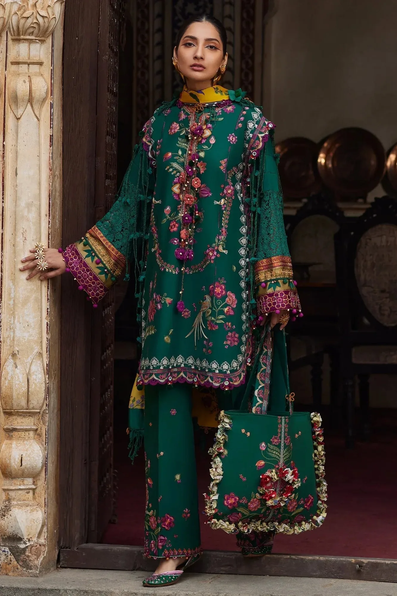 Elan Luxury Lawn 25 Emerald Green Lawn – view 1 – Poshaq