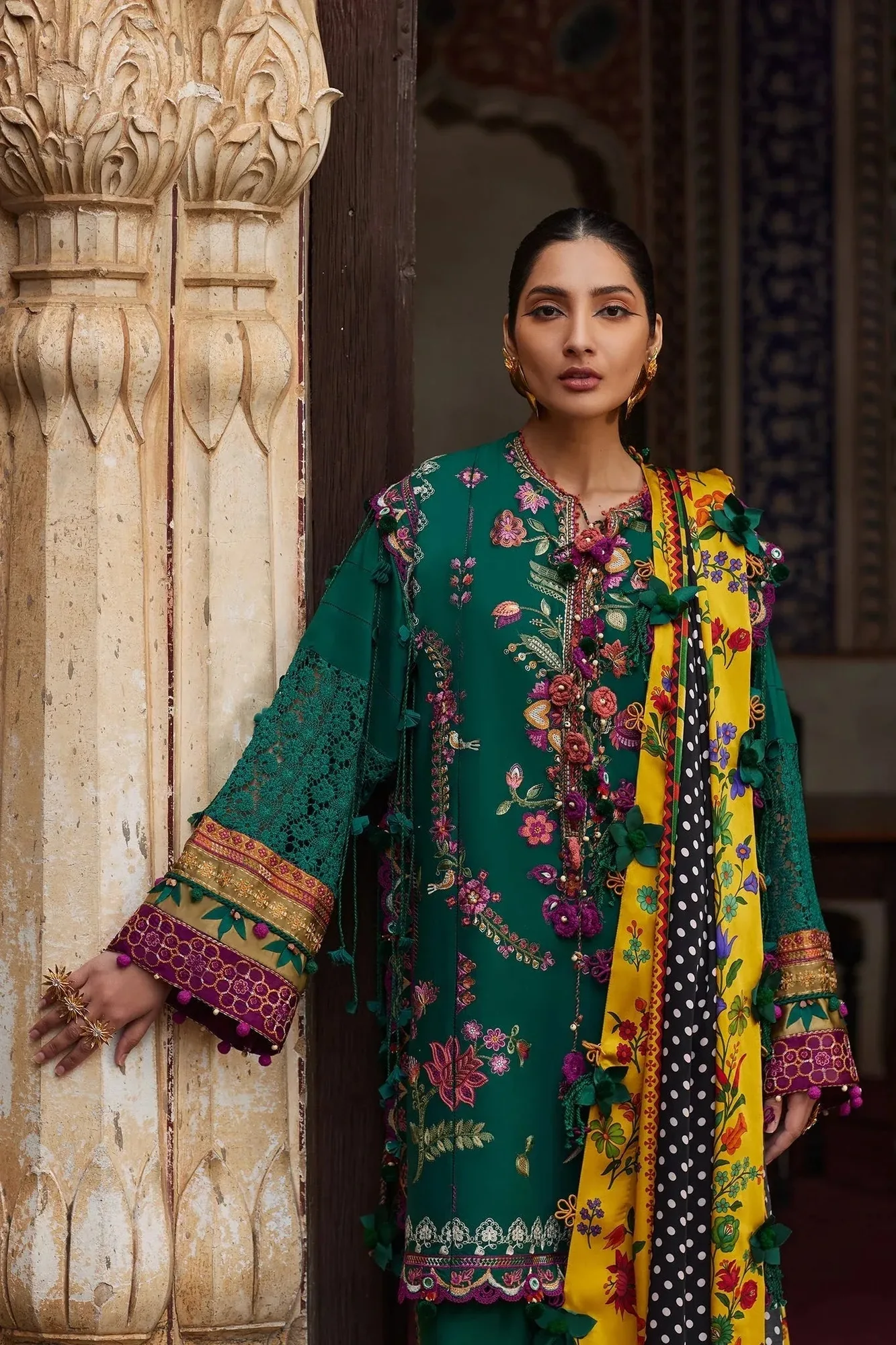 Elan Luxury Lawn 25 Emerald Green Lawn – view 4 – Poshaq