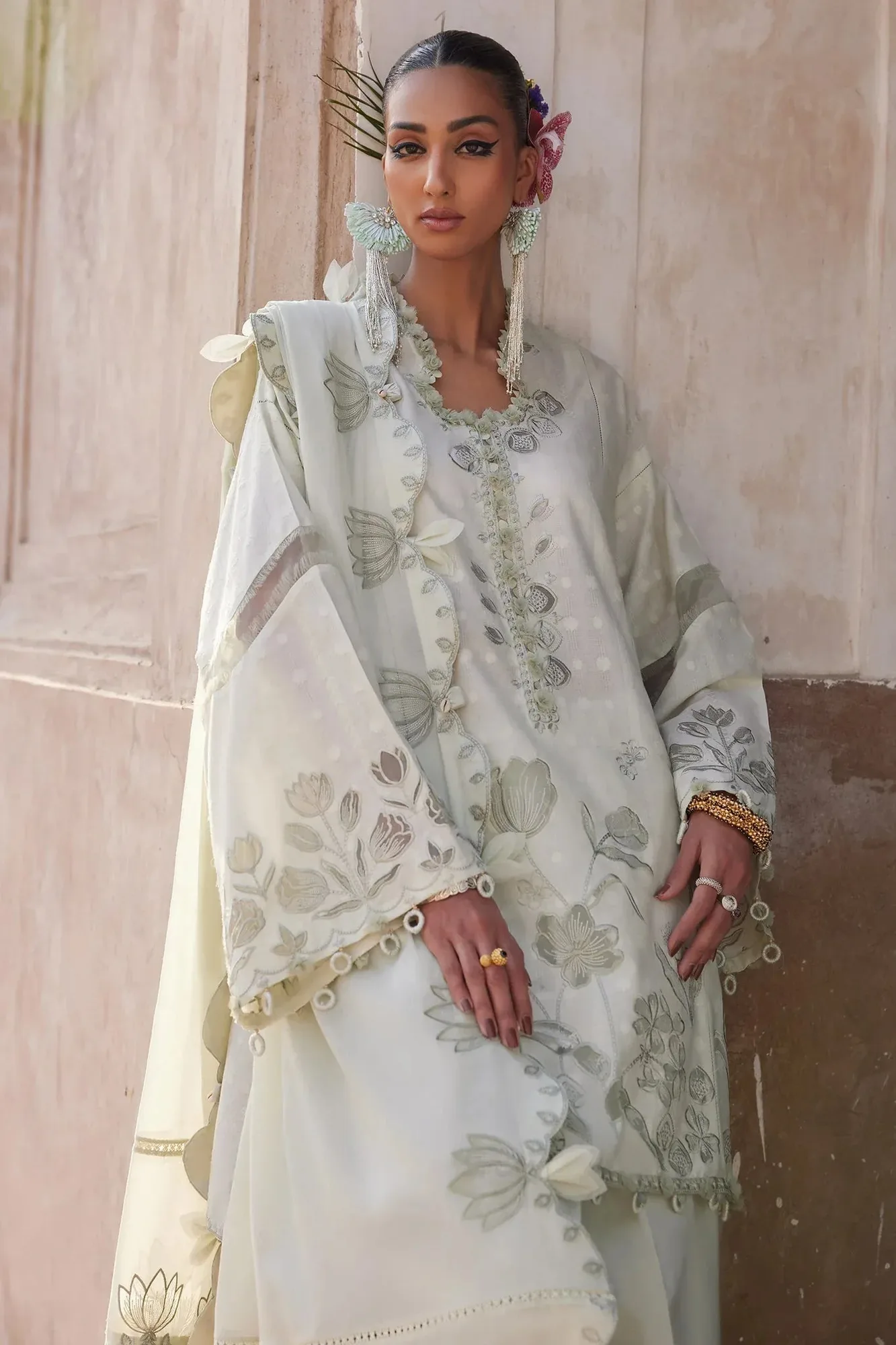 Elan Luxury Lawn 25 Off White Lawn – view 2 – Poshaq