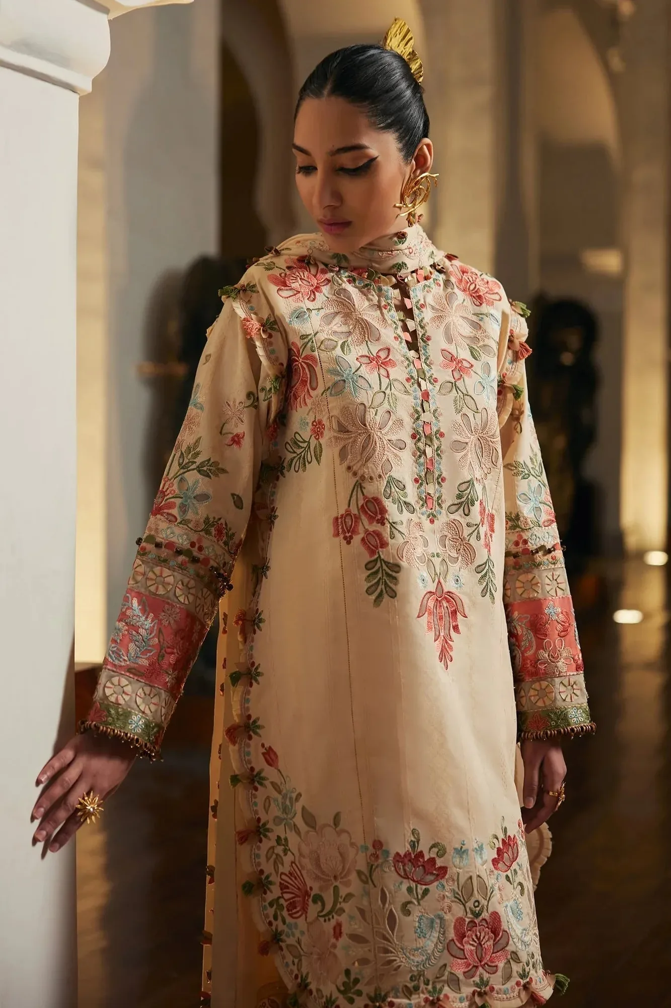 Elan Luxury Lawn 25 Skin Lawn – view 4 – Poshaq