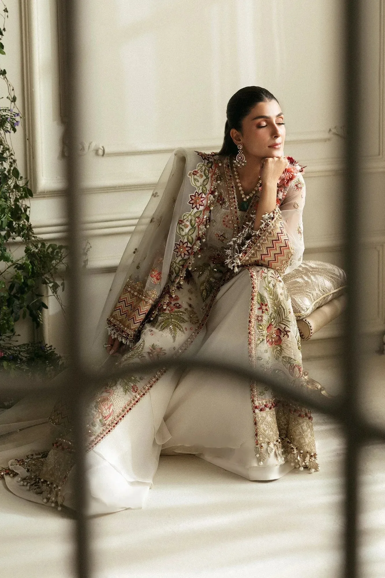 Elan Wedding Festive 24 Ivory Organza – view 7 – Poshaq
