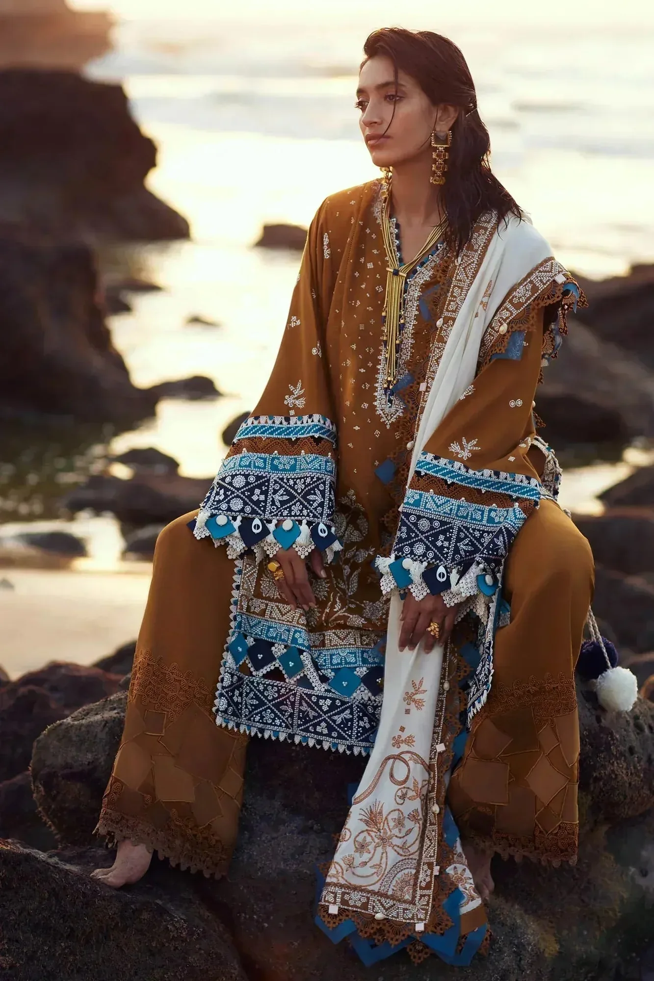 Elan Winter 23 Khaddar – view 2 – Poshaq