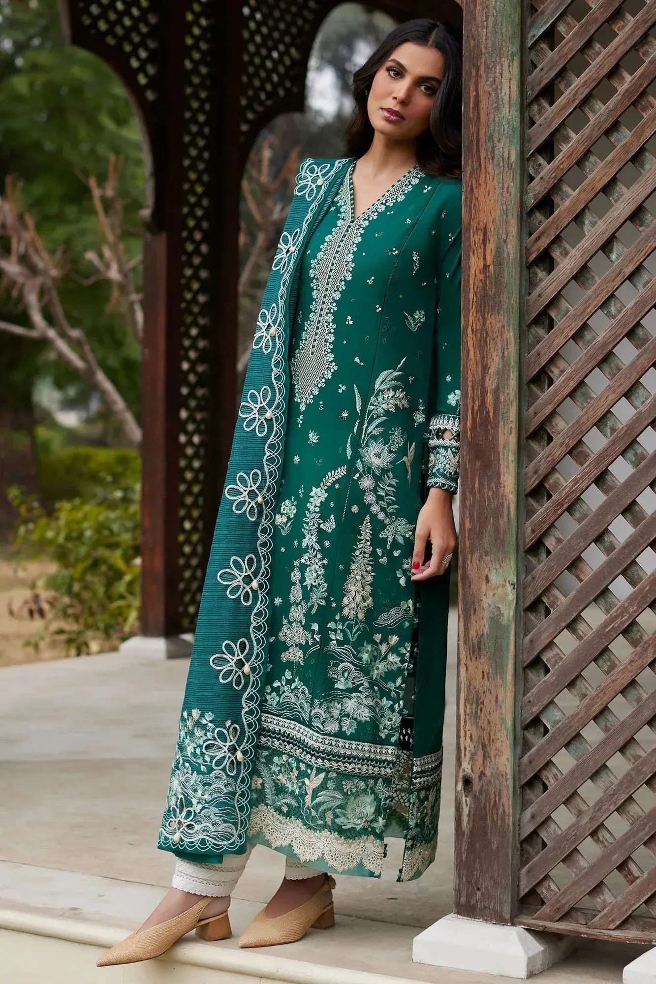 Elan Lawn24 Green Jacquard – view 2 – Poshaq