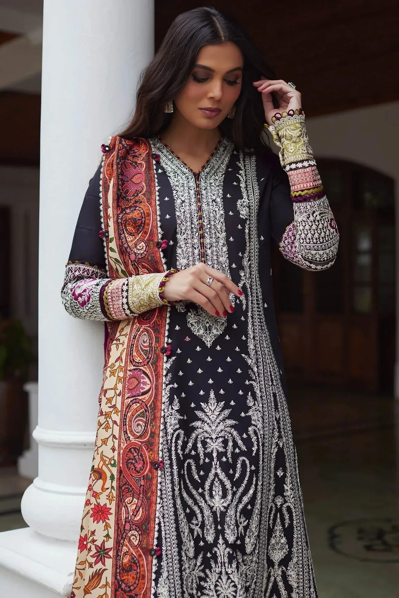 Elan Lawn24 Black Cambric – view 2 – Poshaq
