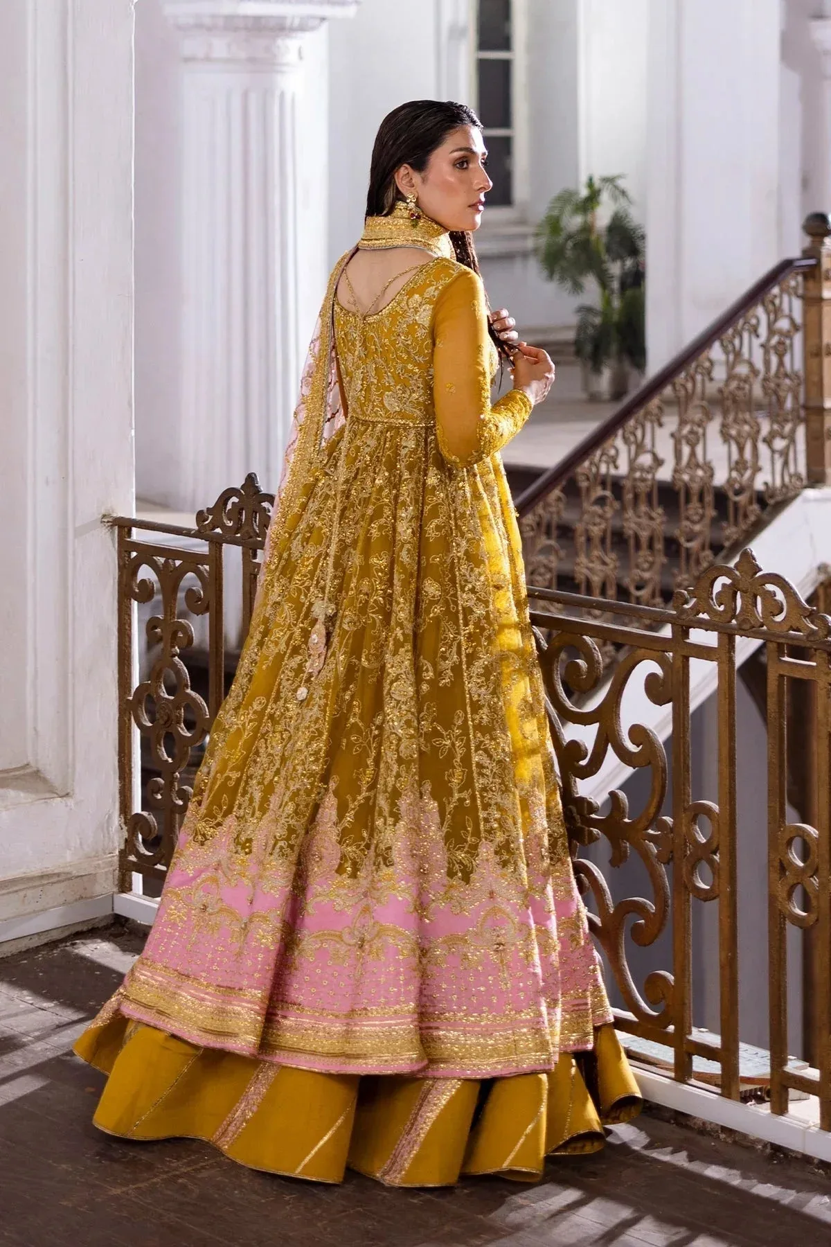 Erum Khan Jahan Wedding 25 golden yellow Raw Silk – view 2 – Poshaq
