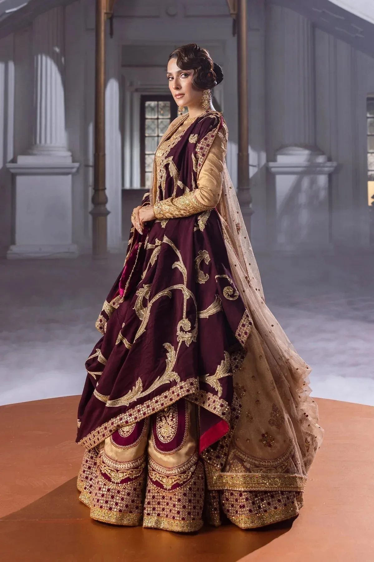 Erum Khan Jahan Wedding 25 Gold Raw Silk – view 4 – Poshaq