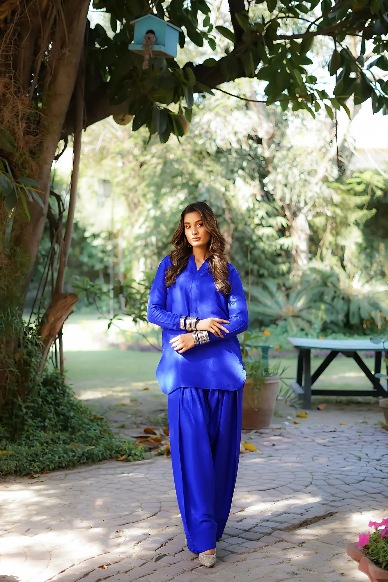 Erum Khan Nue 25 Electric Blue Raw Silk – view 4 – Poshaq