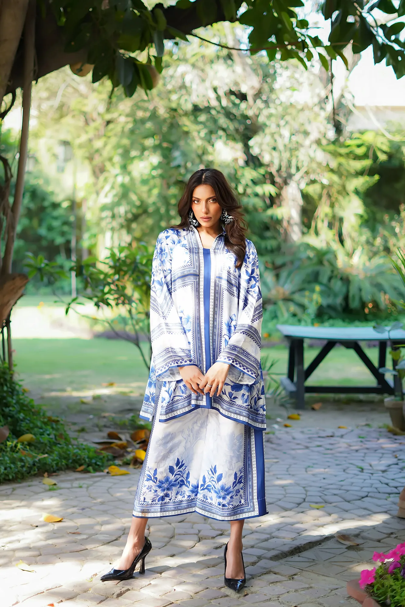 Erum Khan Nue 25 Off White Silk – view 3 – Poshaq
