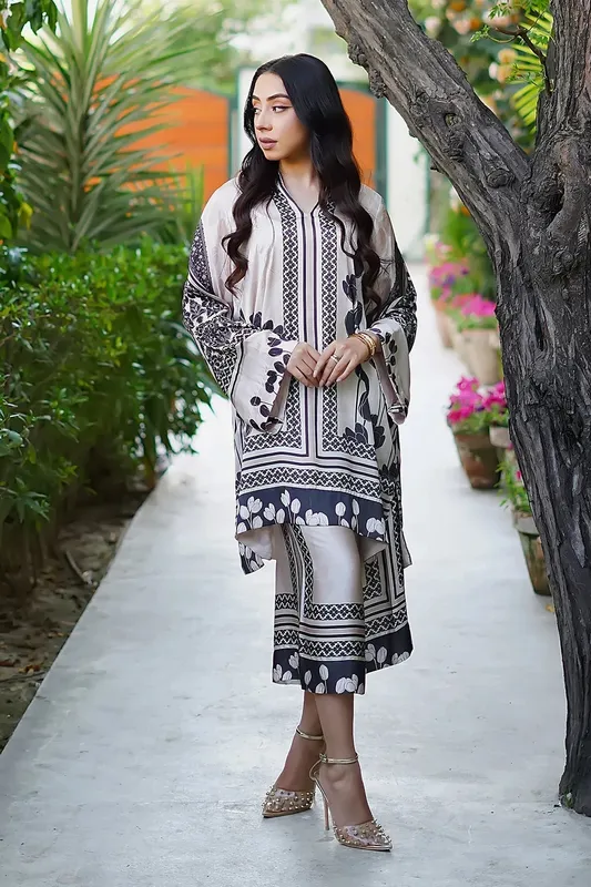 Erum Khan Nue 25 Mauve Silk – view 1 – Poshaq