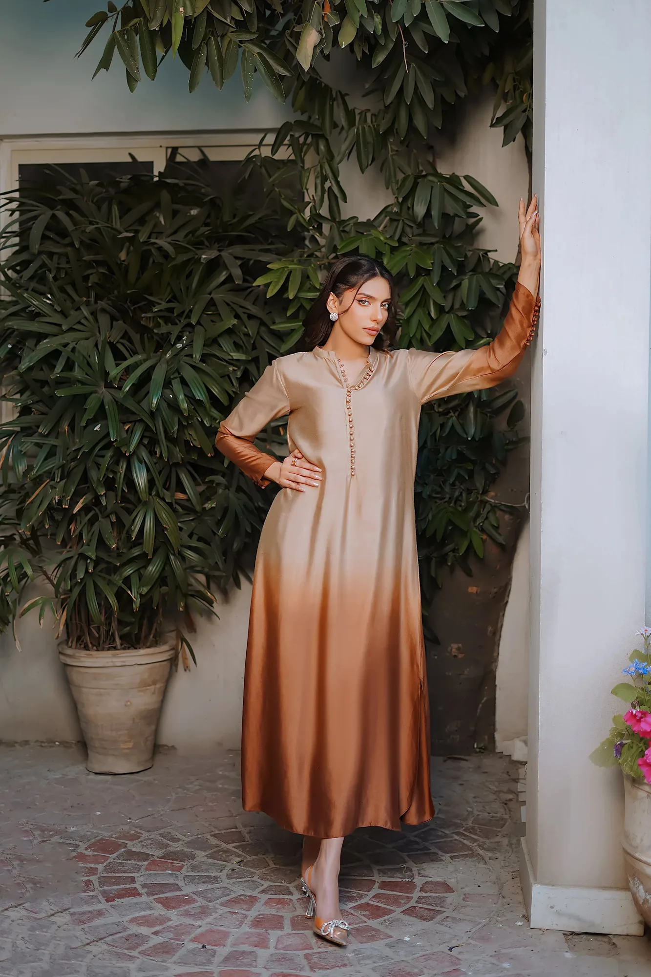 Erum Khan Nue 25 Omber Raw Silk – view 4 – Poshaq