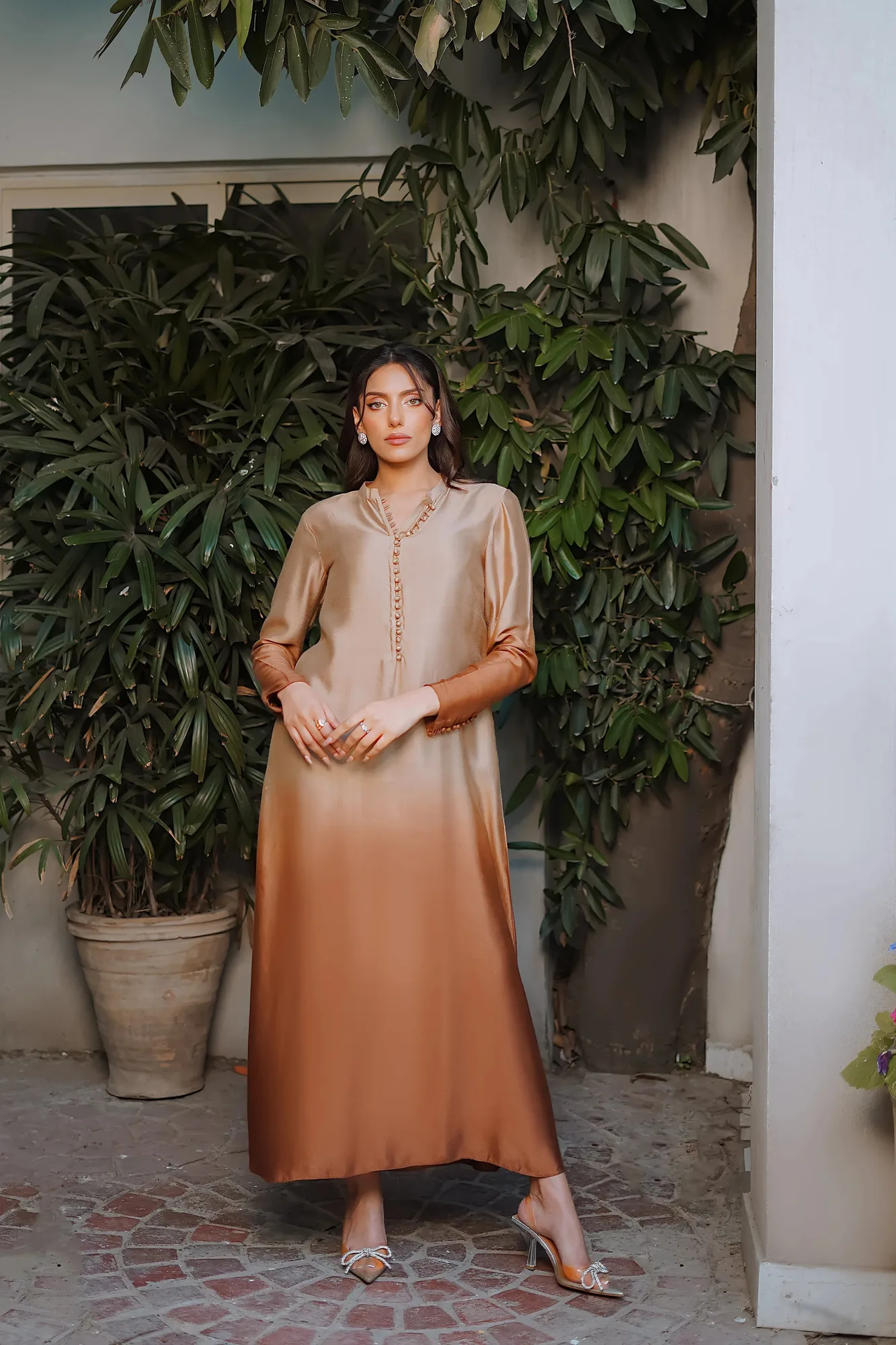 Erum Khan Nue 25 Omber Raw Silk – view 5 – Poshaq