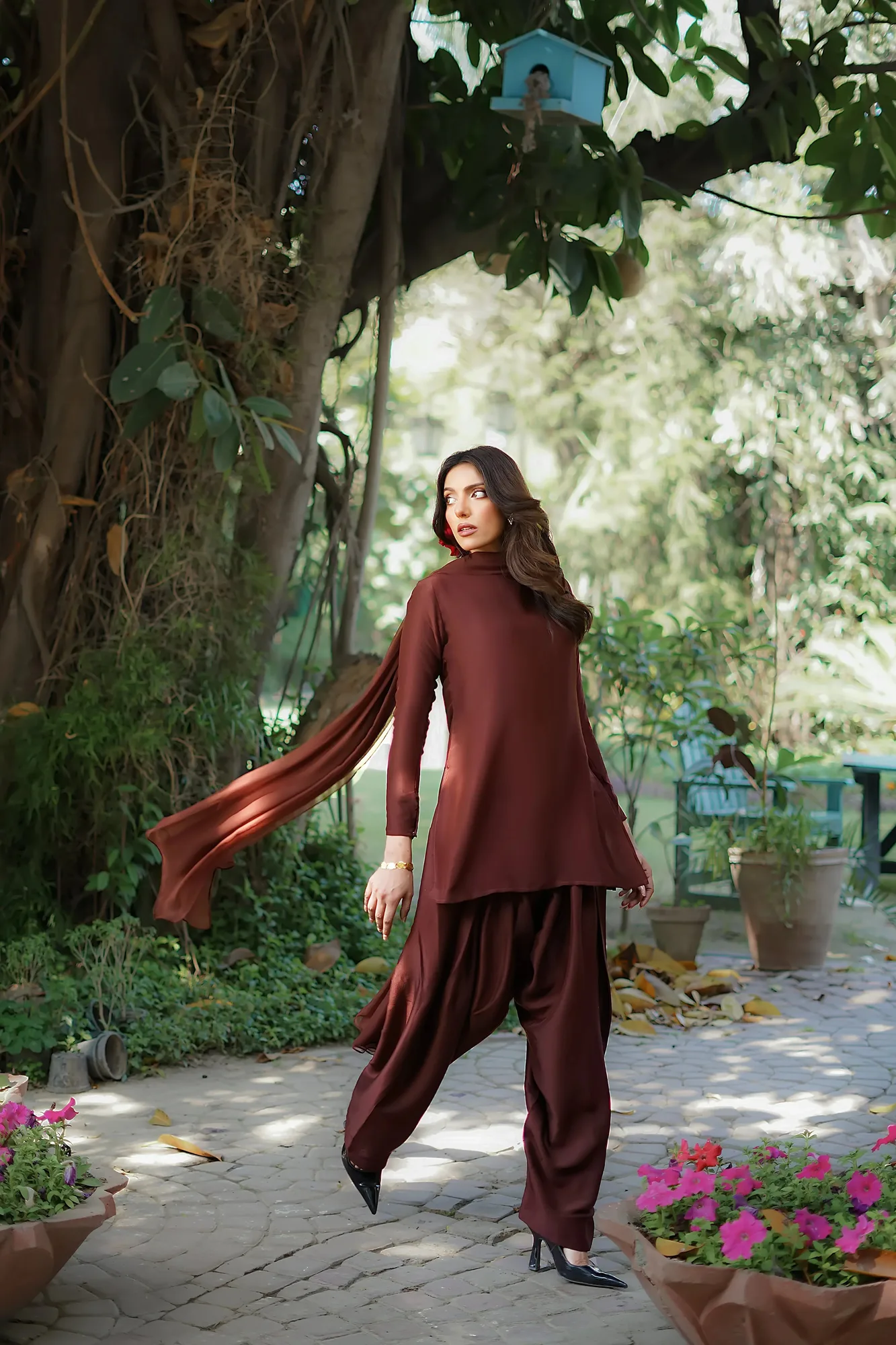 Erum Khan Nue 25 Deep Chocolate Raw Silk – view 5 – Poshaq