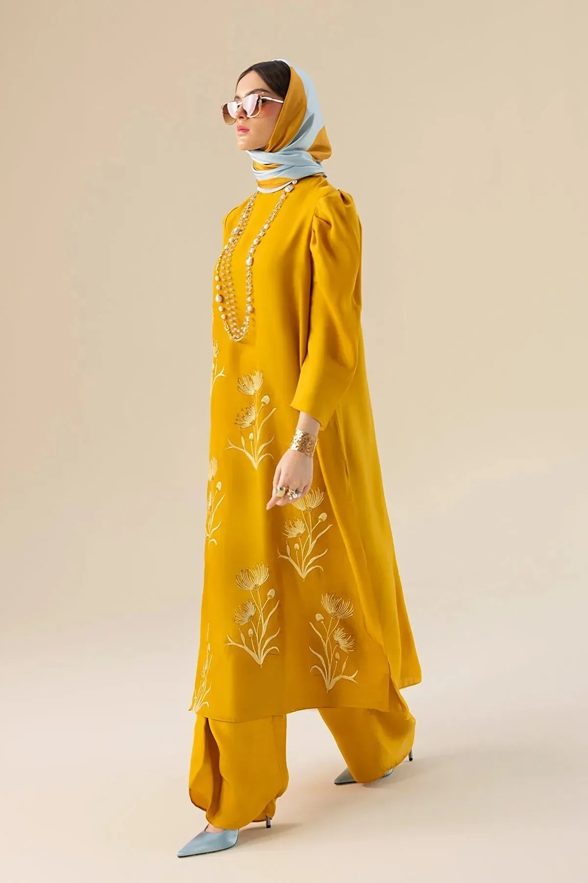 Erum Khan Lillia Summer Edit Gold Silk – view 5 – Poshaq