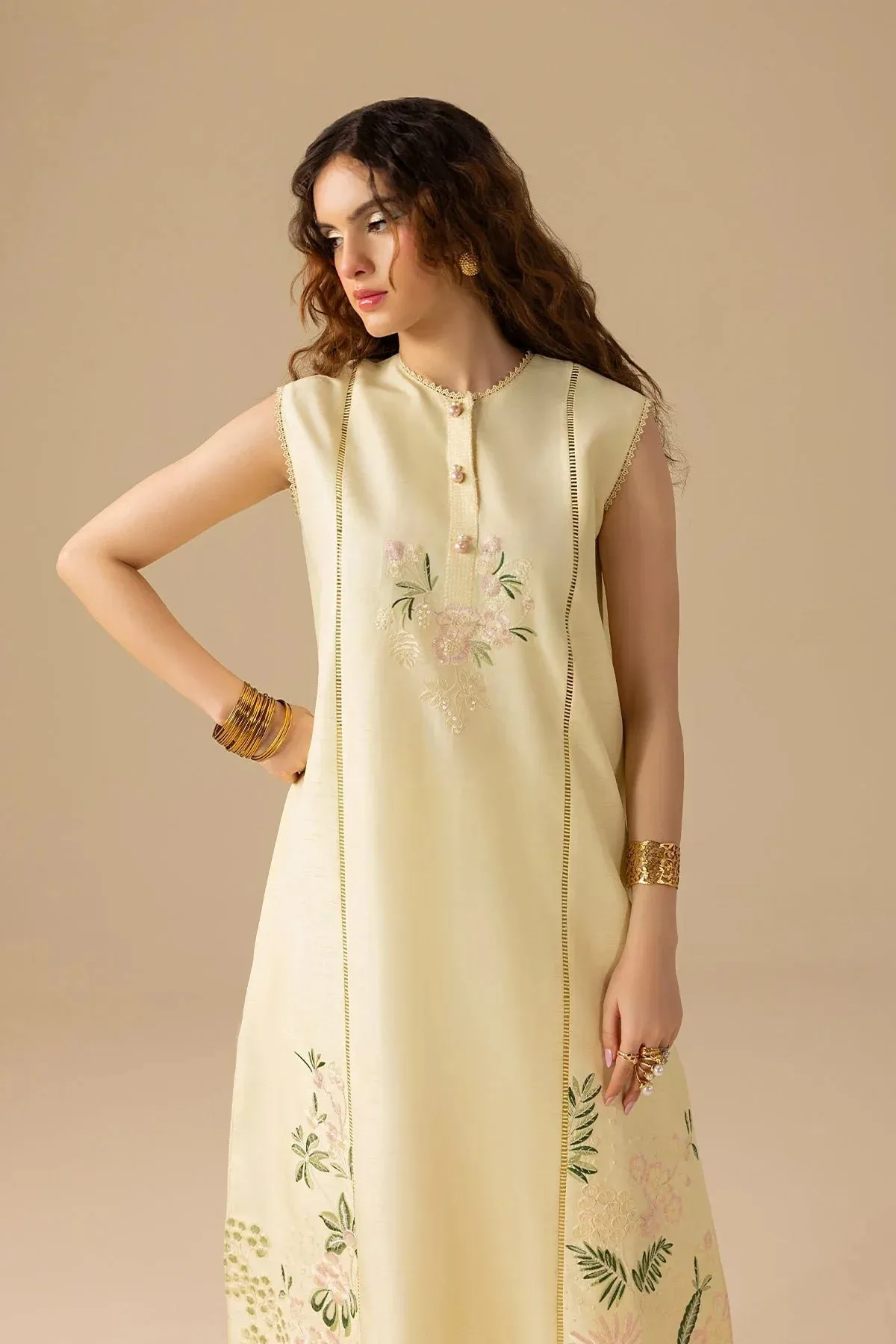 Erum Khan Lillia Summer Edit Cream Organza – view 4 – Poshaq