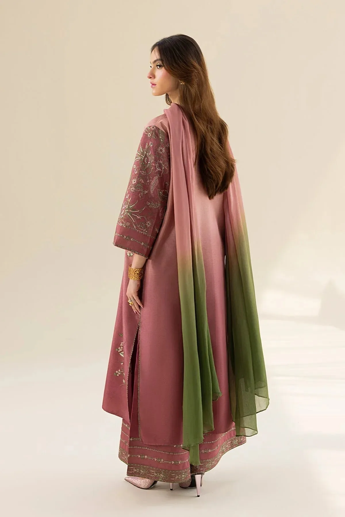 Erum Khan Lillia Summer Edit Tea Pink Organza – view 2 – Poshaq