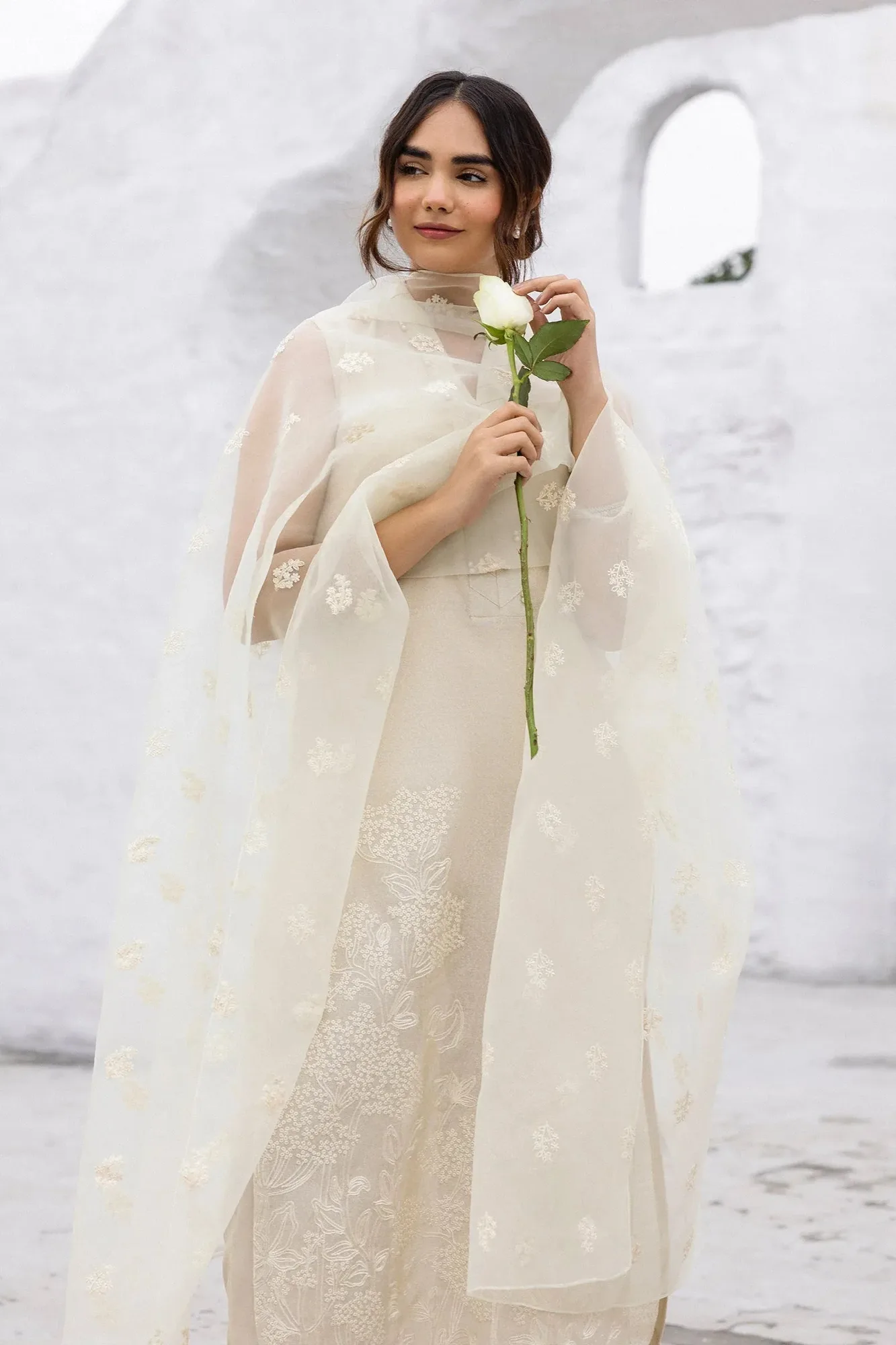 Beige long shirt with organza dupatta and silk trousers, featuring ivory embroidery – view 5 – Poshaq