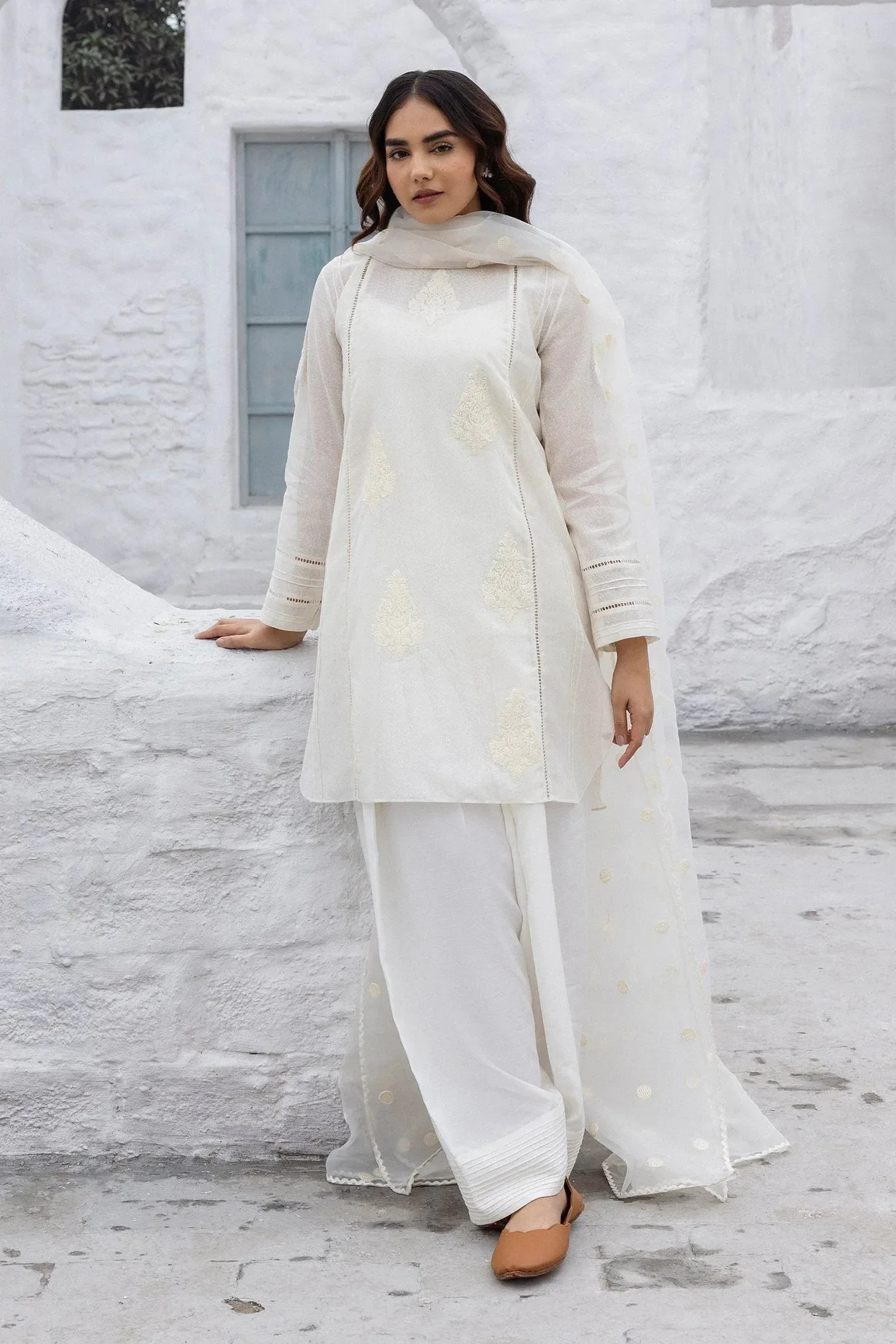 Erum Khan Ramadan Edition White Organza – view 1 – Poshaq
