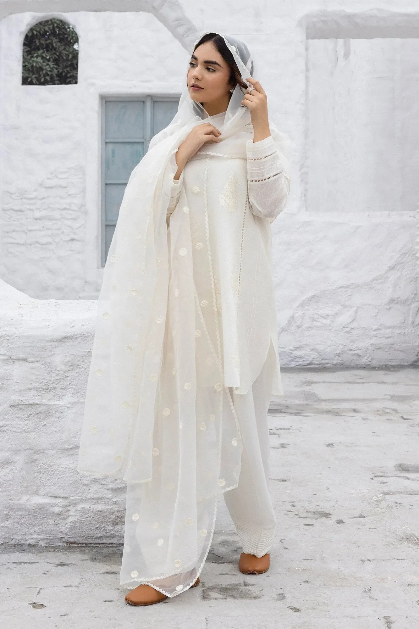 Erum Khan Ramadan Edition White Organza – view 5 – Poshaq