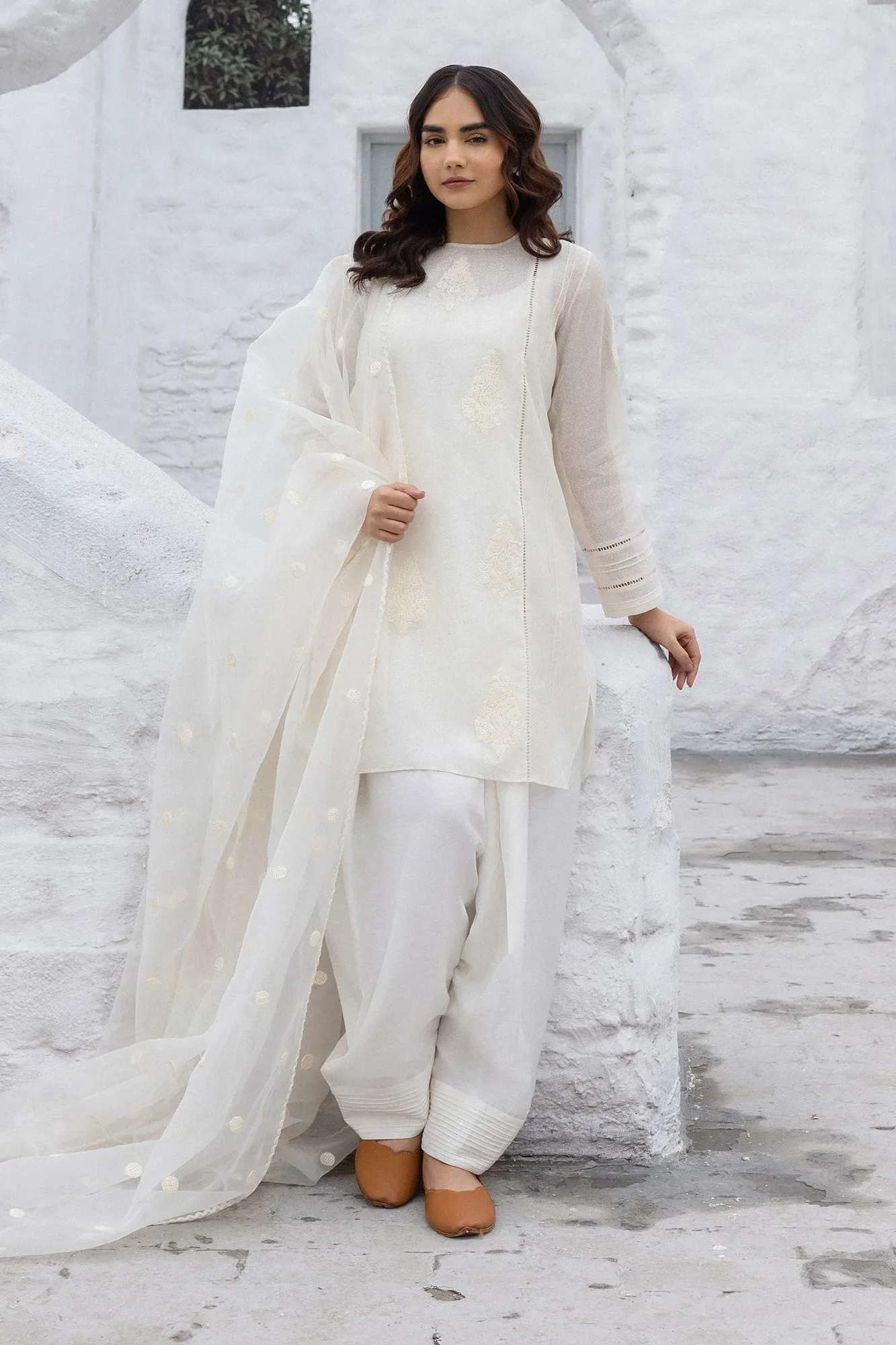 Erum Khan Ramadan Edition White Organza – view 7 – Poshaq