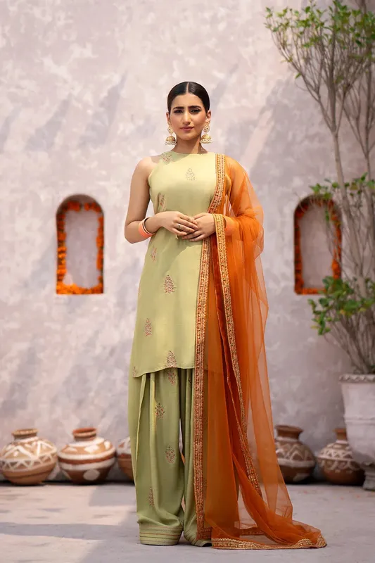 Erum Khan Sakhiyan Formals Green Raw Silk – view 1 – Poshaq