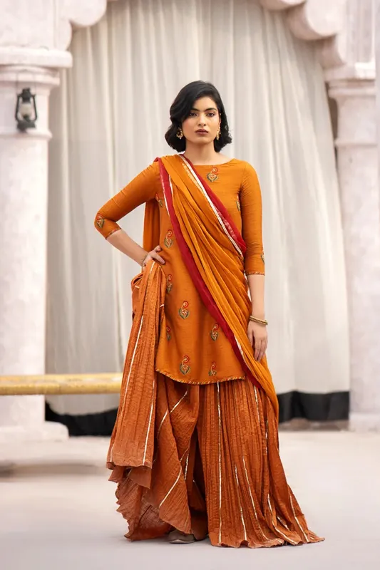 Erum Khan Sakhiyan Formals Maroon Raw Silk – view 1 – Poshaq