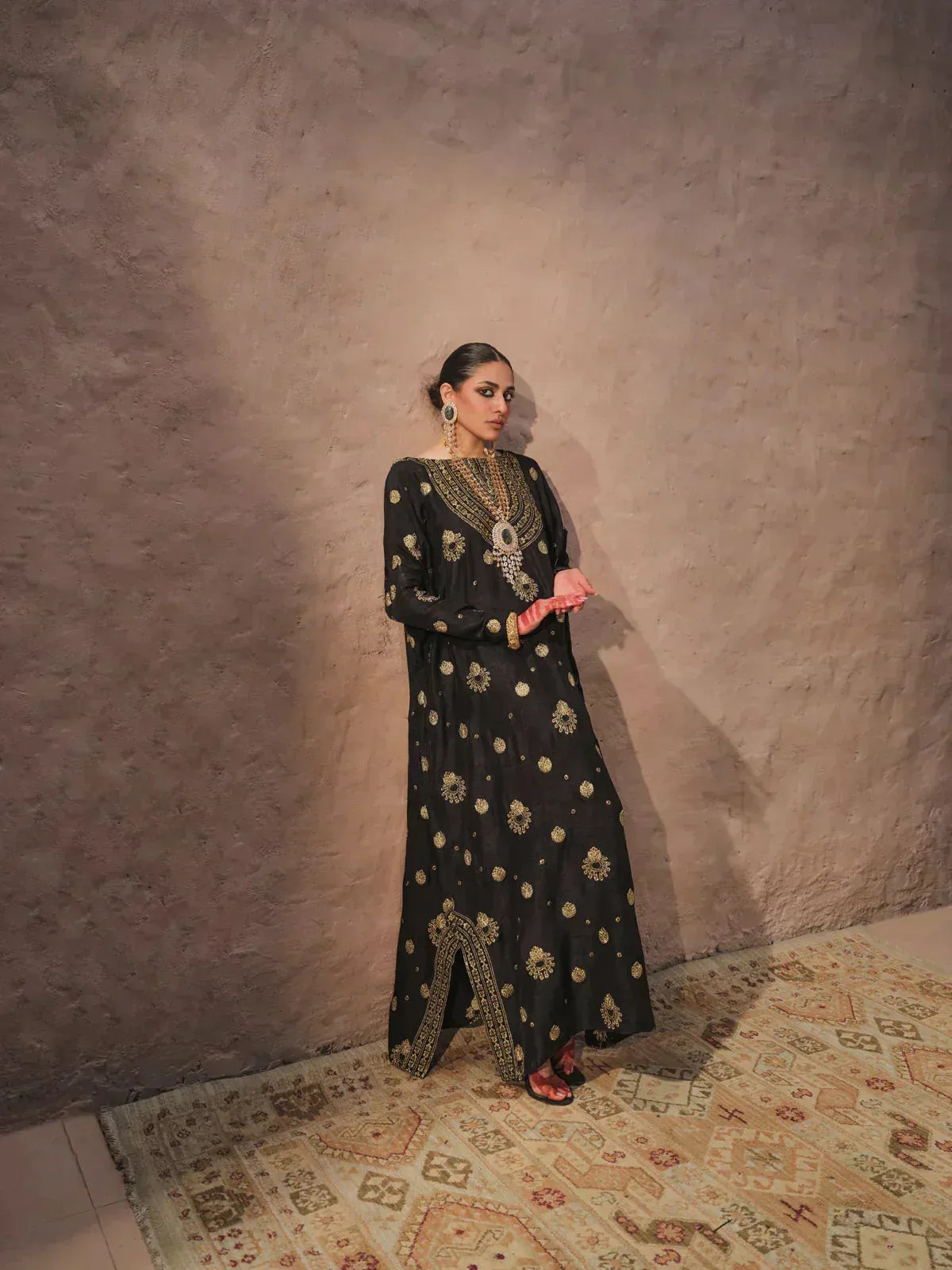 Erum Khan Shab Siyah 23 Black – view 3 – Poshaq