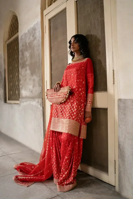 Erum Khan Mannat Formals Red Organza – view 1 – Poshaq