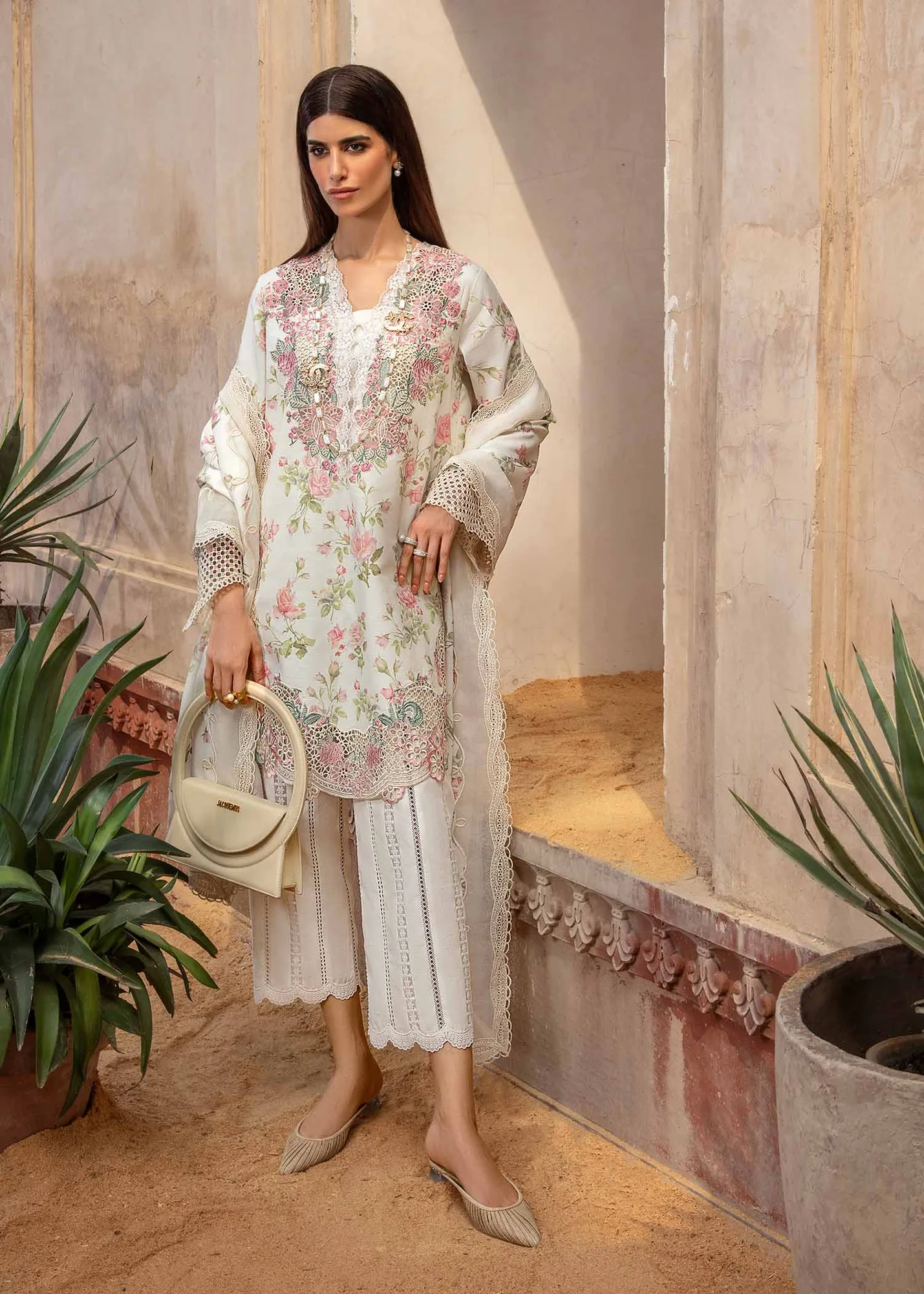 Crimson Amal Winter 23 White Khaddar – view 4 – Poshaq