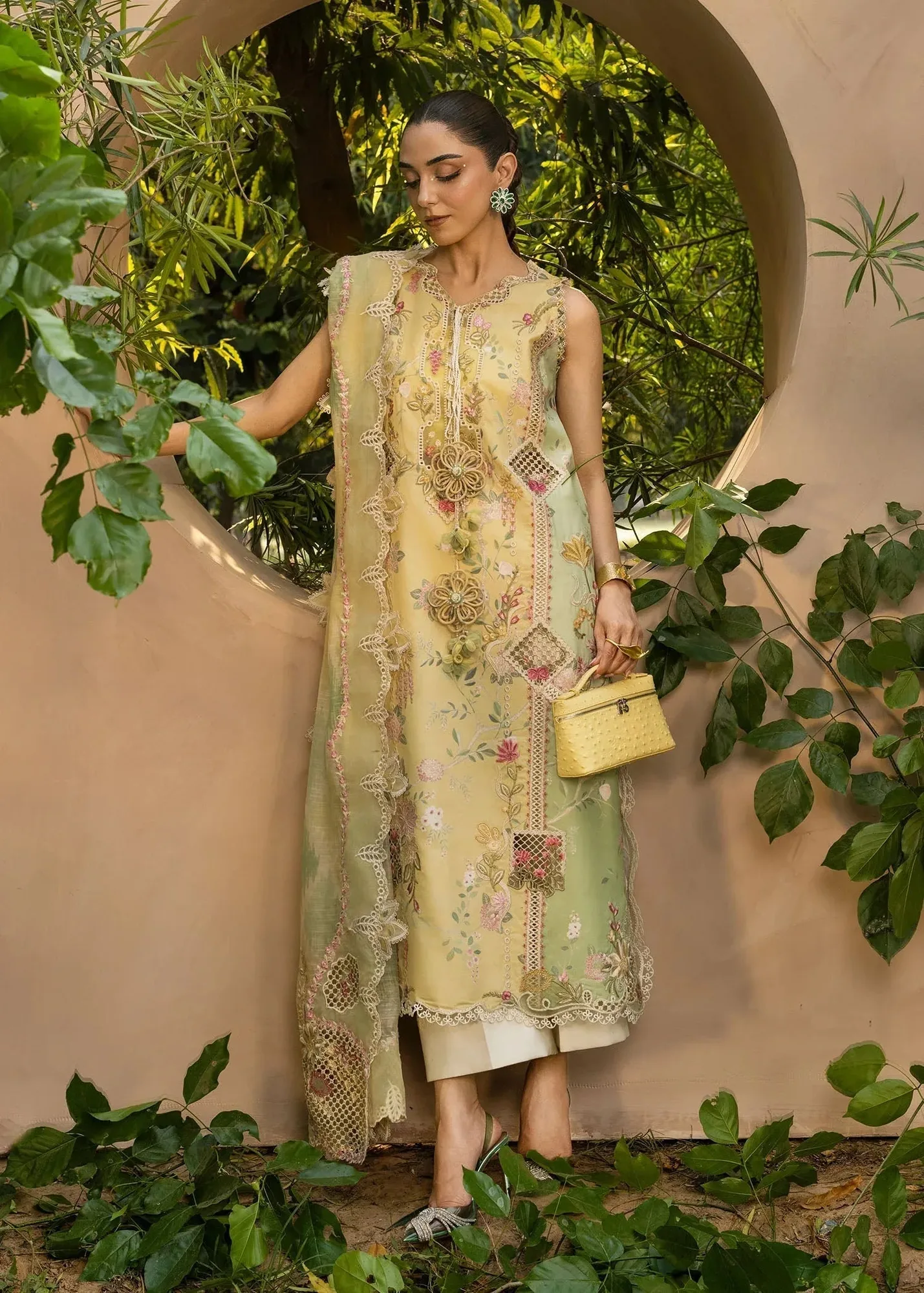 Crimson Tasawar 25 Lemon Yellow Organza – view 4 – Poshaq