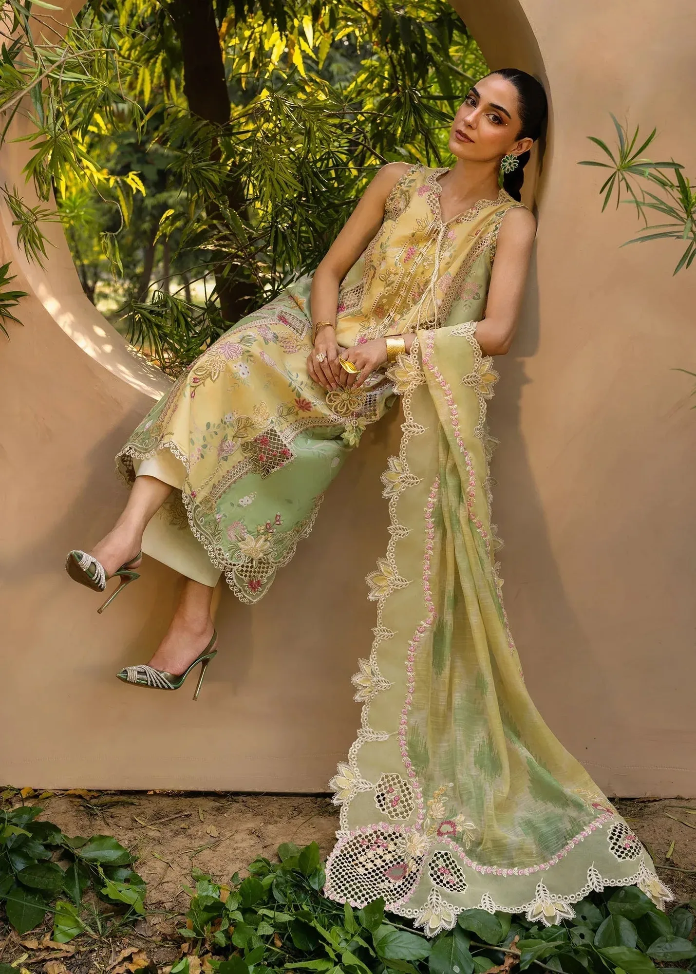 Crimson Tasawar 25 Lemon Yellow Organza – view 6 – Poshaq