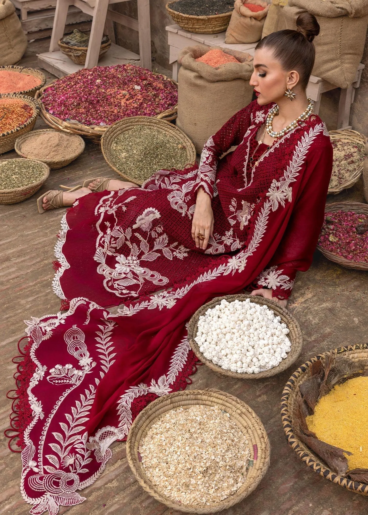 Crimson Tasawar 25 Red Georgette – view 5 – Poshaq