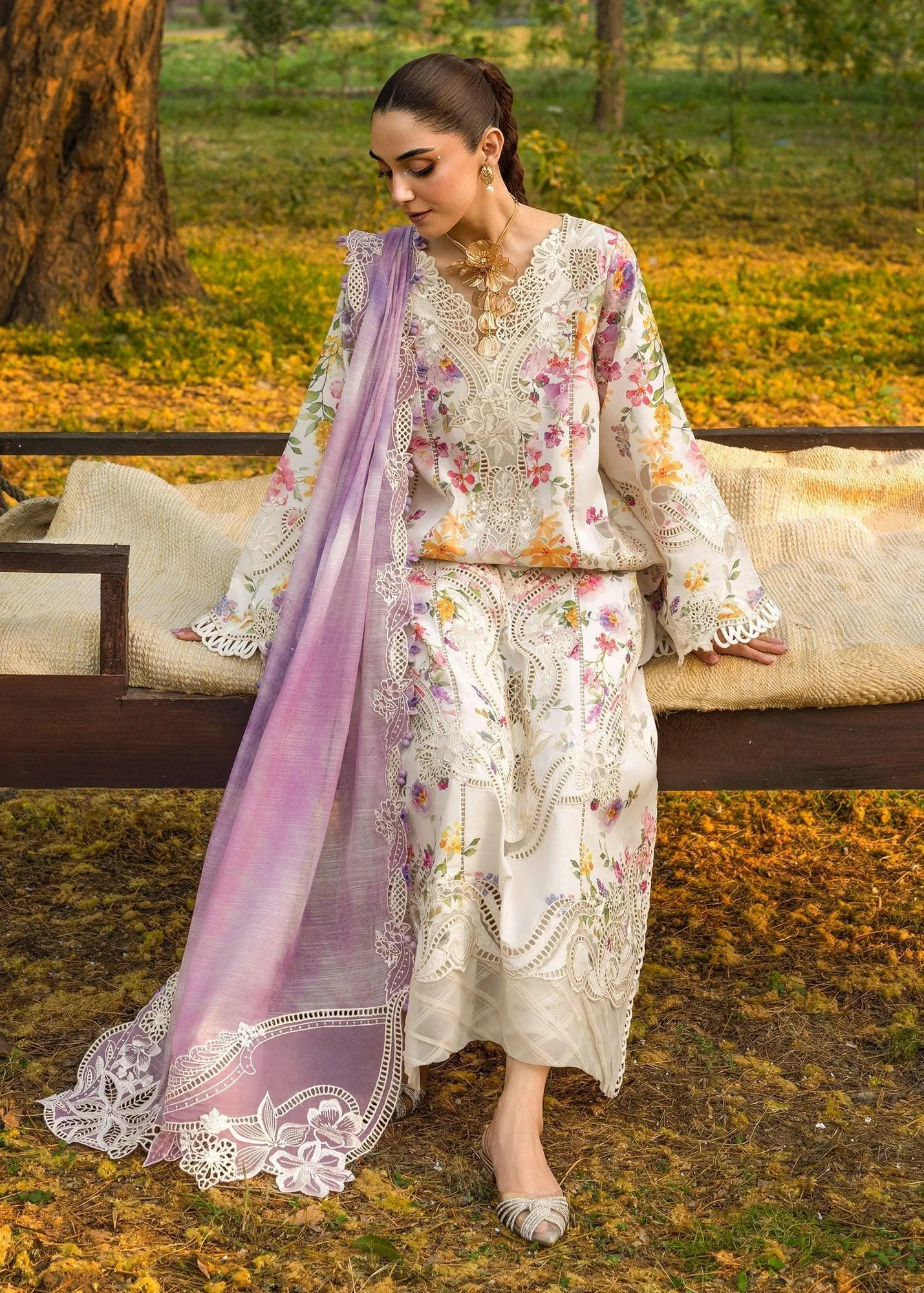 Crimson Tasawar 25 Off White Organza – view 5 – Poshaq