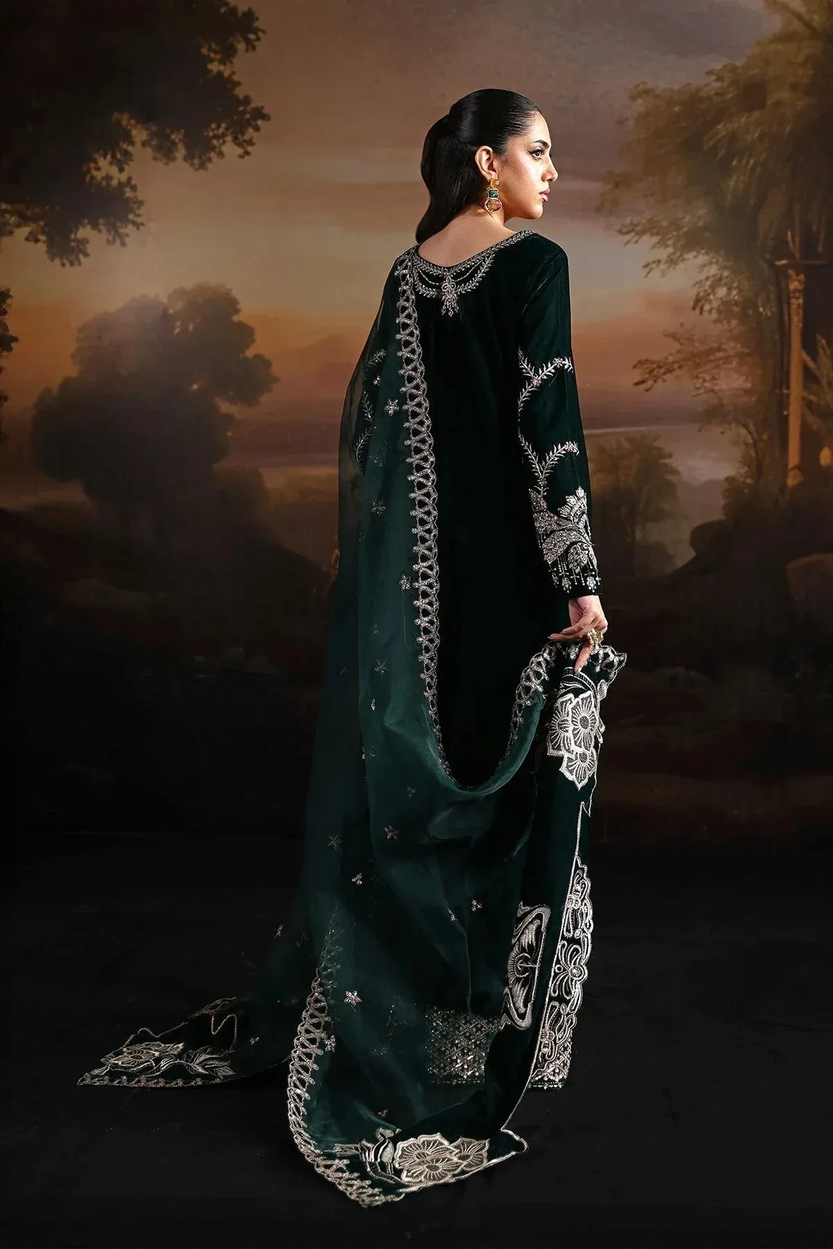 Alizeh Lamour 25 Midnight Green Organza – view 2 – Poshaq