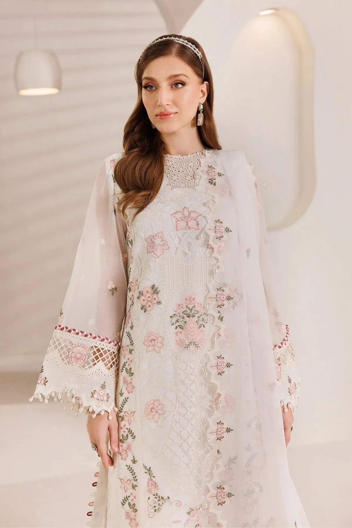 Alizeh Dhaagay 25 soft white Raw Silk – view 4 – Poshaq
